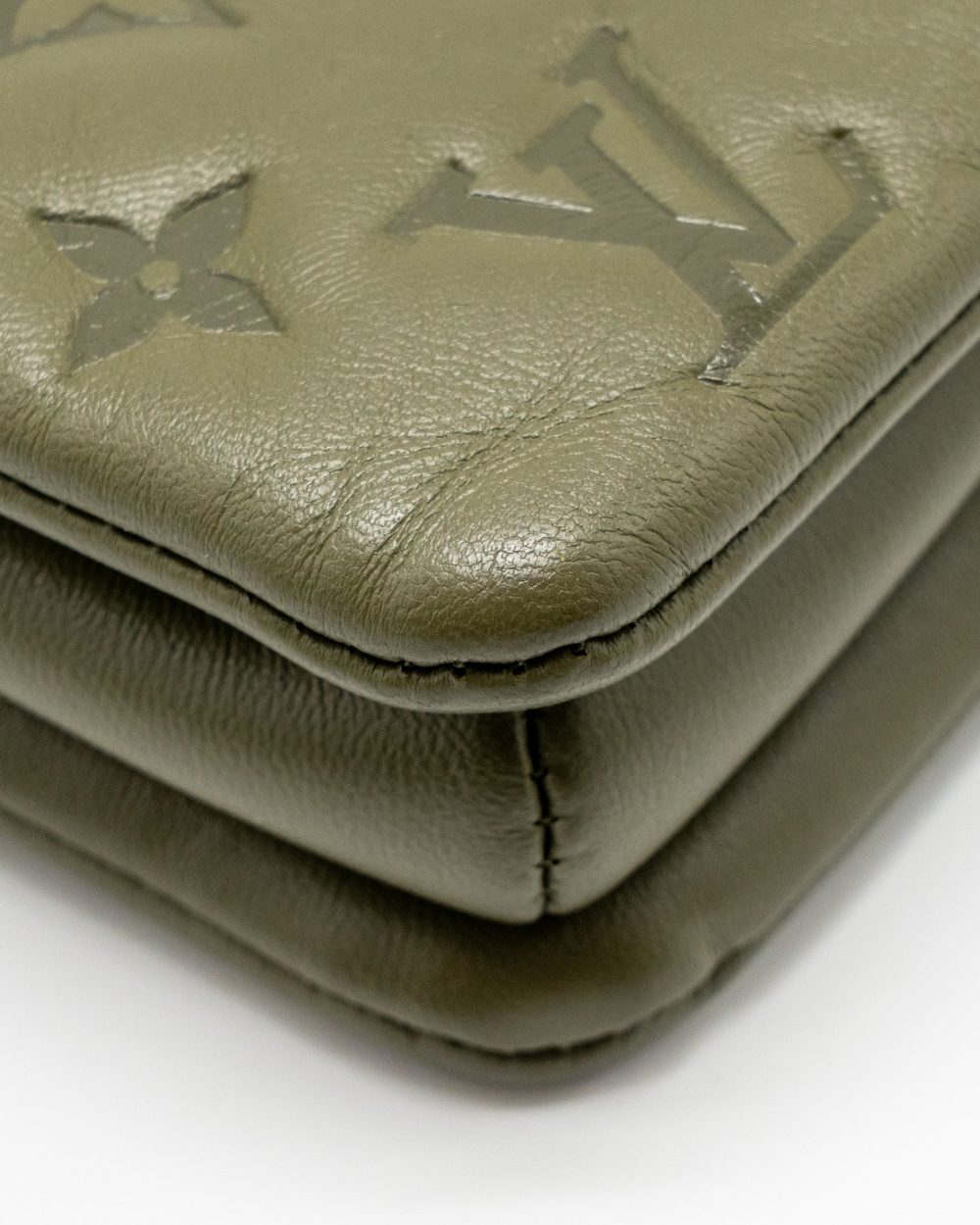 AAA Replica Louis Vuitton LV COUSSIN MM MONOGRAM-EMBOSSED PUFFY LAMBSKIN KHAKI GHW