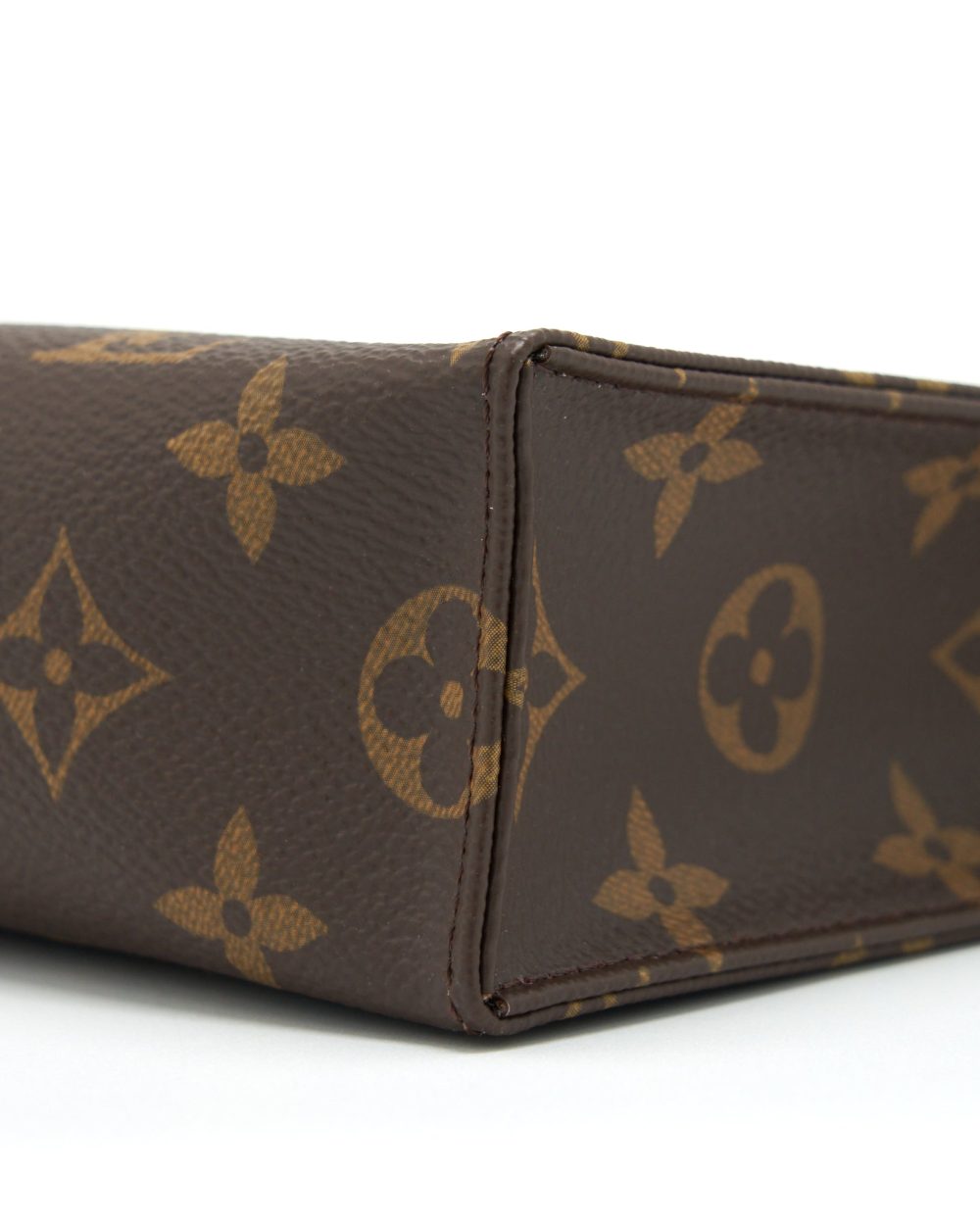 AAA Replica Louis Vuitton LV TOILETRY POCHETTE 26 MONOGRAM CANVAS GHW