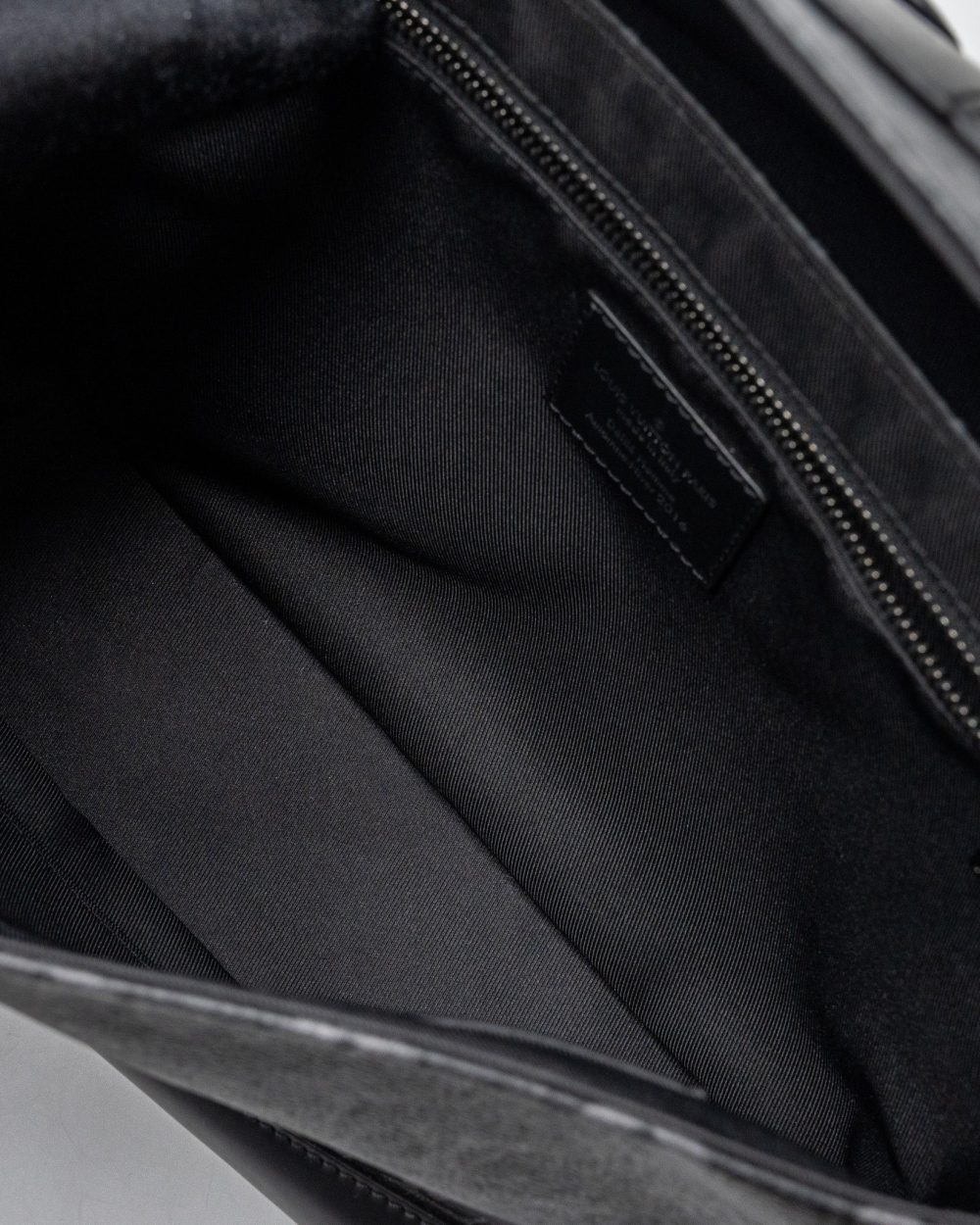 AAA Replica Louis Vuitton LV MESSENGER PM VOYOGER MONOGRAM ECLIPSE CANVAS BLACK SHW