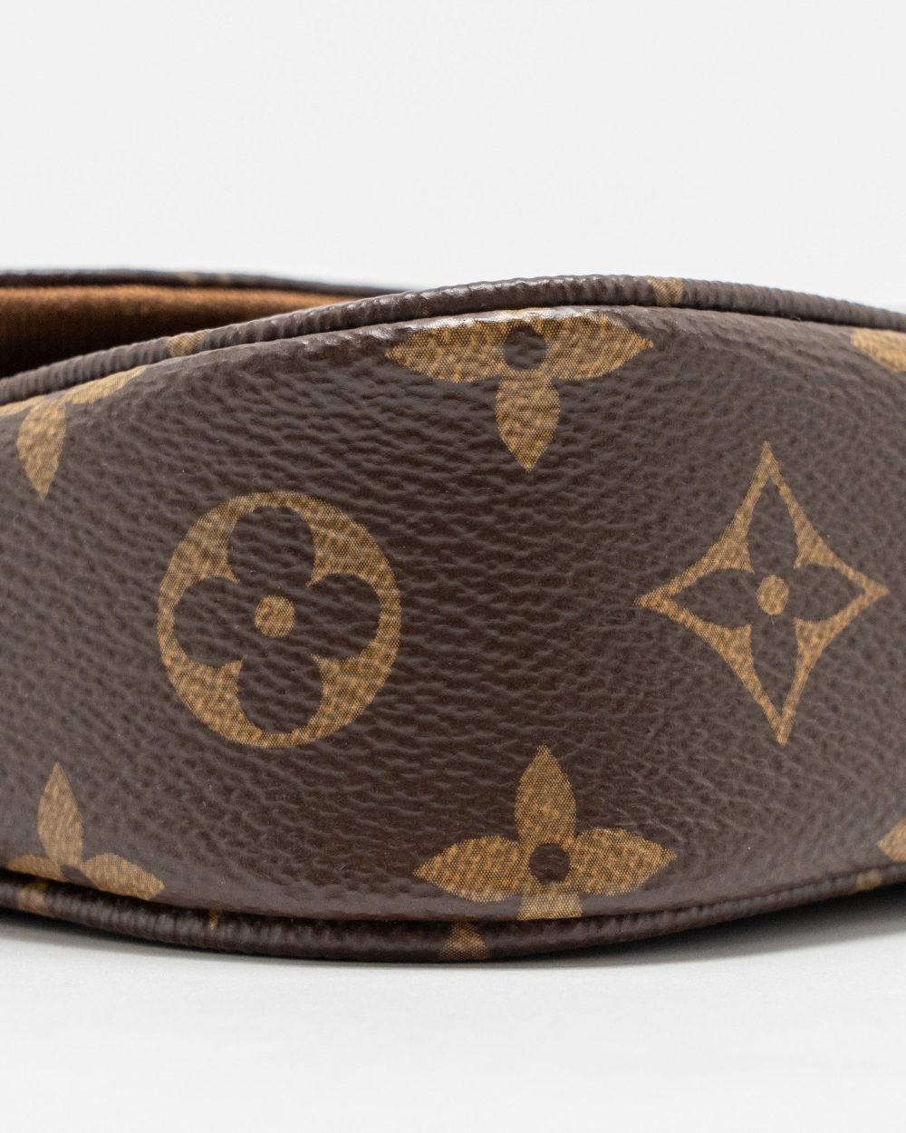 AAA Replica Louis Vuitton LV IVY WALLET ON CHAIN MONOGRAM CANVAS GHW
