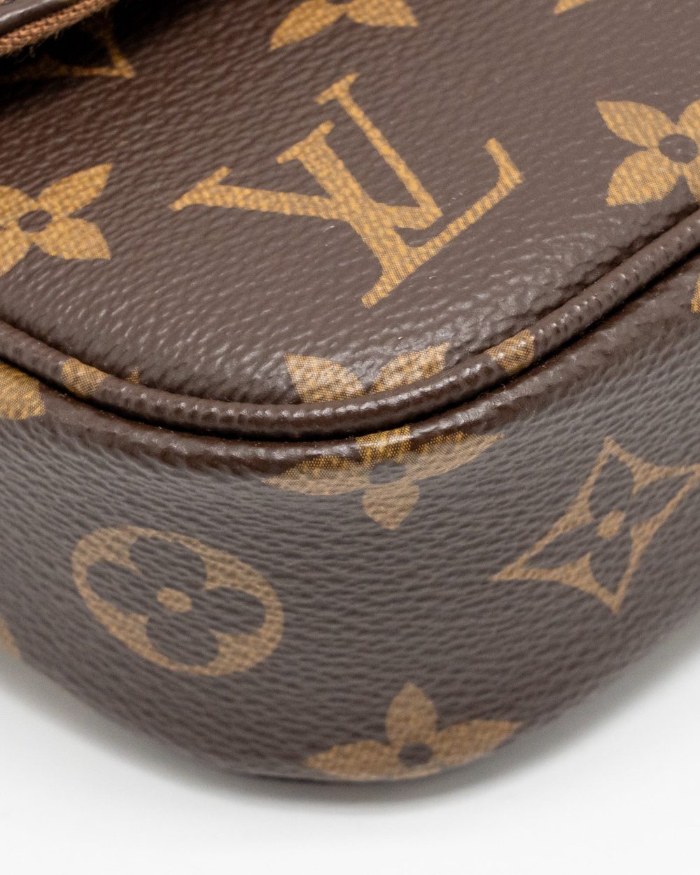AAA Replica Louis Vuitton LV IVY WALLET ON CHAIN MONOGRAM CANVAS GHW