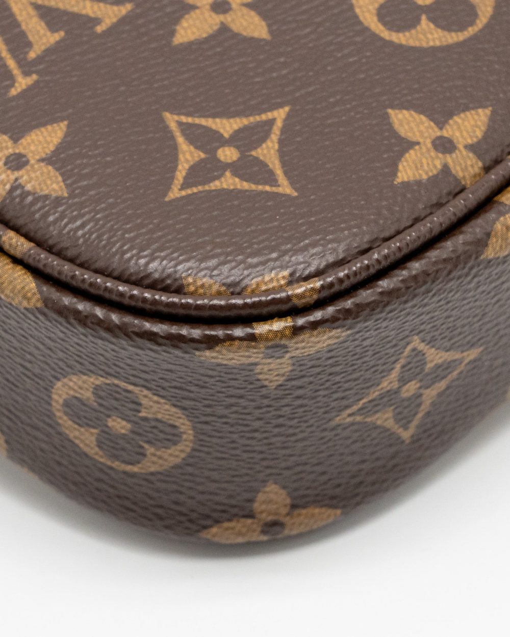 AAA Replica Louis Vuitton LV IVY WALLET ON CHAIN MONOGRAM CANVAS GHW