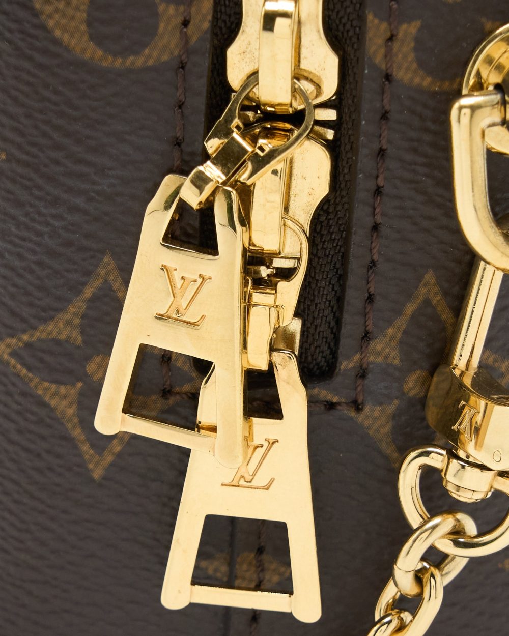 AAA Replica Louis Vuitton LV PETITE MALLE SOUPLE BAG MONOGRAM CANVAS/BLACK GHW