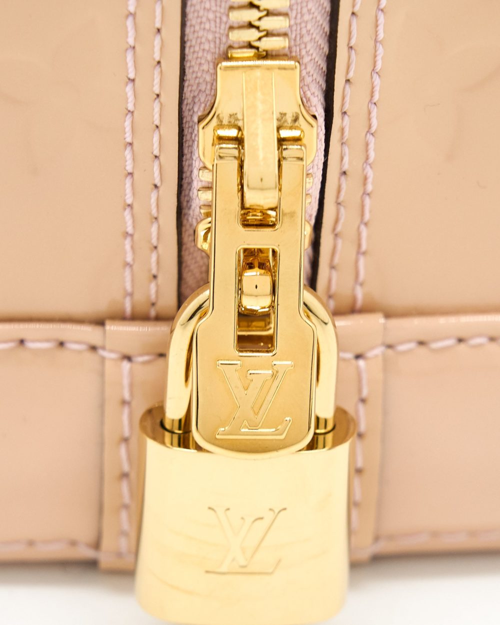 AAA Replica Louis Vuitton LV ALMA PM LIGHT BEIGE GHW
