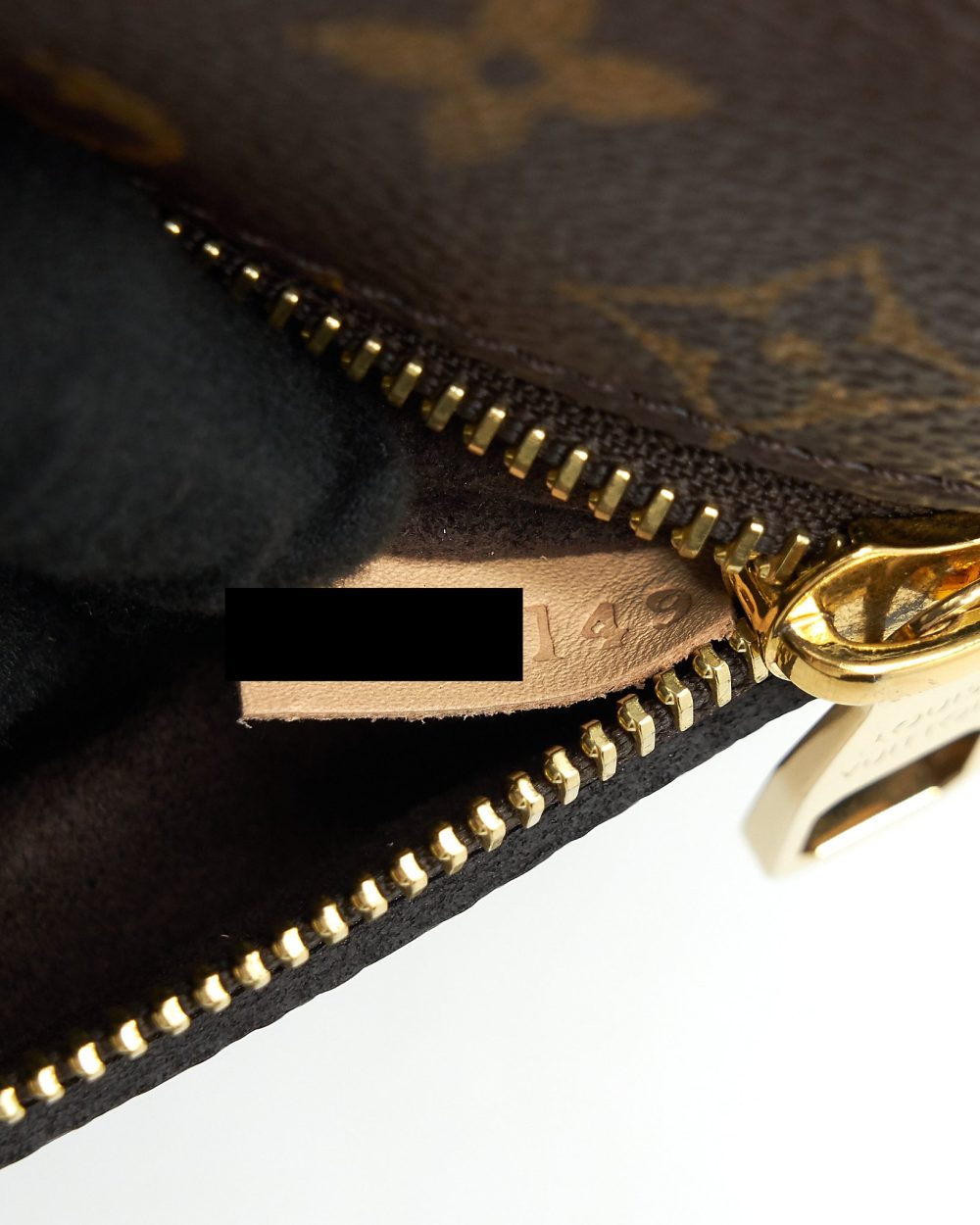 AAA Replica Louis Vuitton LV POCHETTE METIS MONOGRAM CANVAS GHW