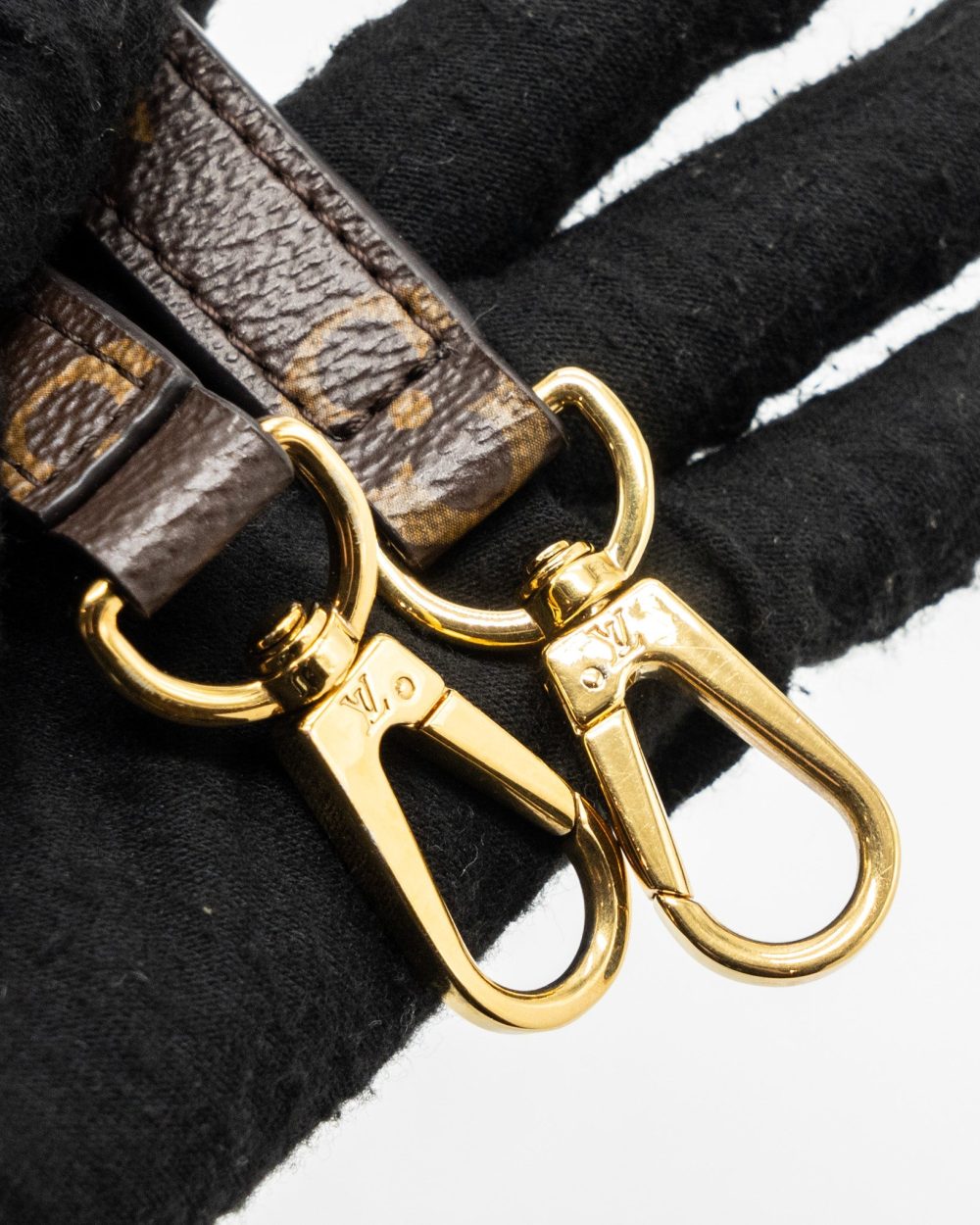 AAA Replica Louis Vuitton LV MONTAIGNE MM MONOGRAM CANVAS GHW