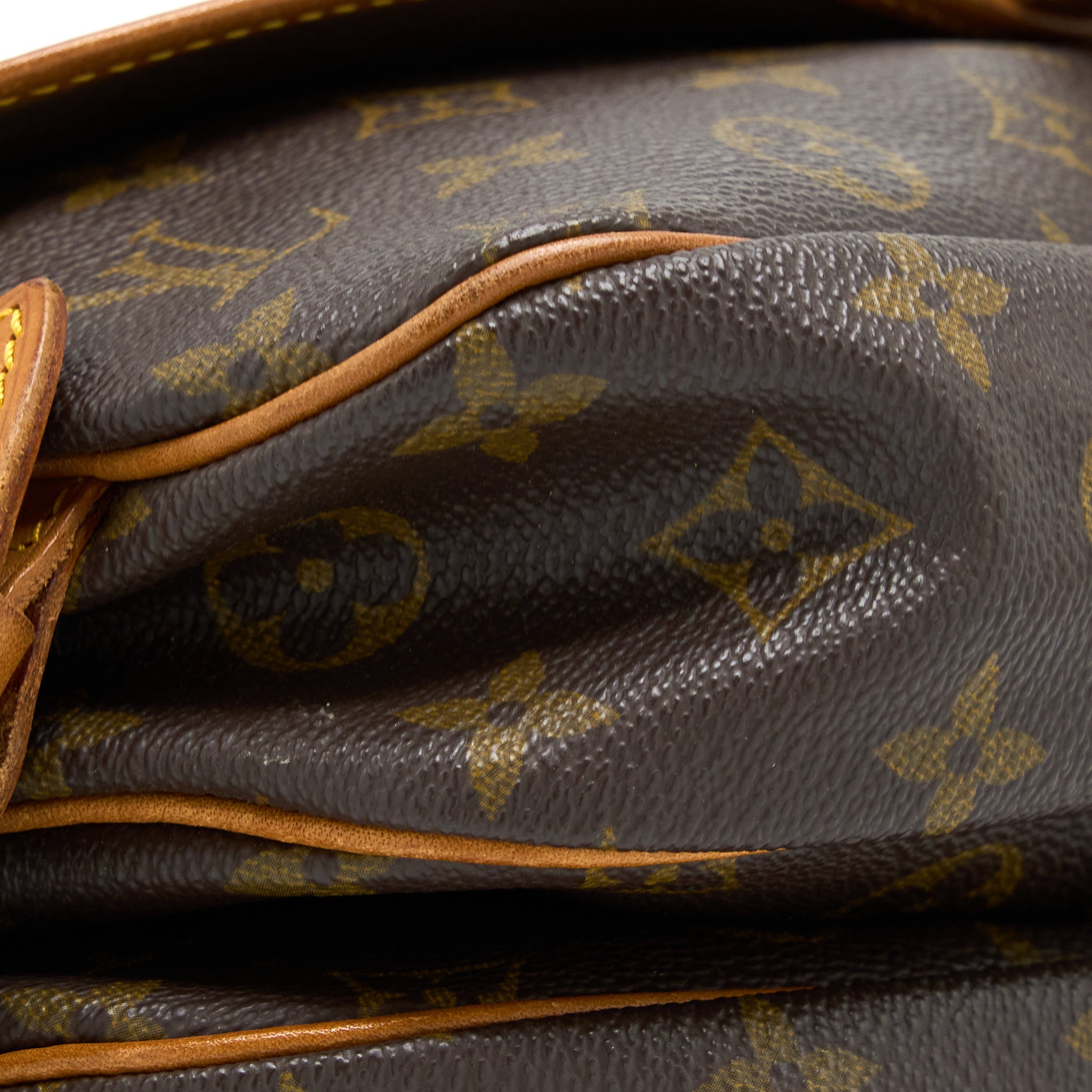 AAA Replica Louis Vuitton LV VINTAGE SAUMUR CLOTH CROSSBODY BAG MONOGRAM CANVAS GHW