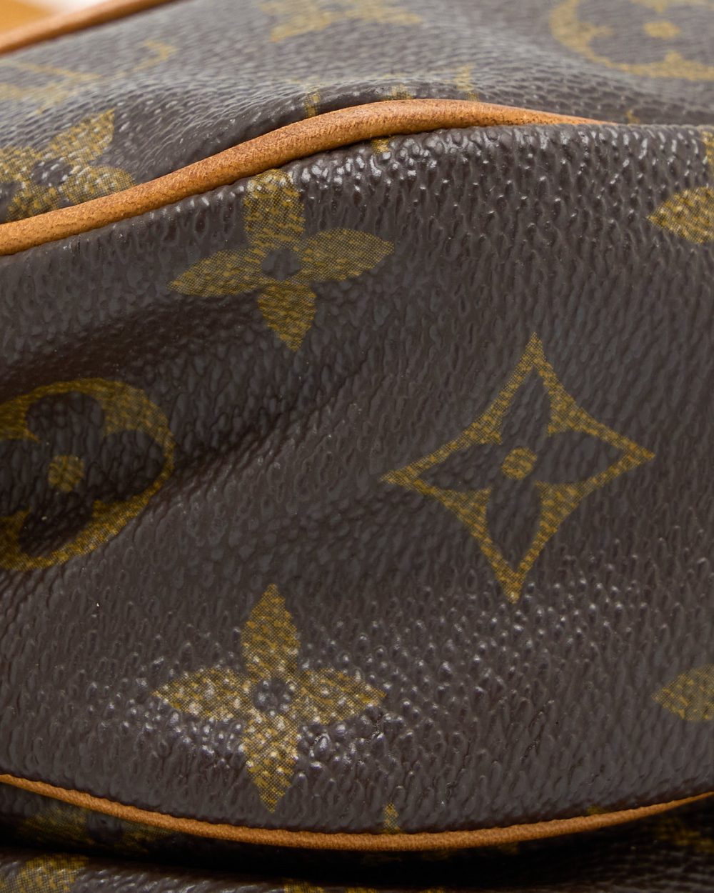 AAA Replica Louis Vuitton LV VINTAGE SAUMUR CLOTH CROSSBODY BAG MONOGRAM CANVAS GHW