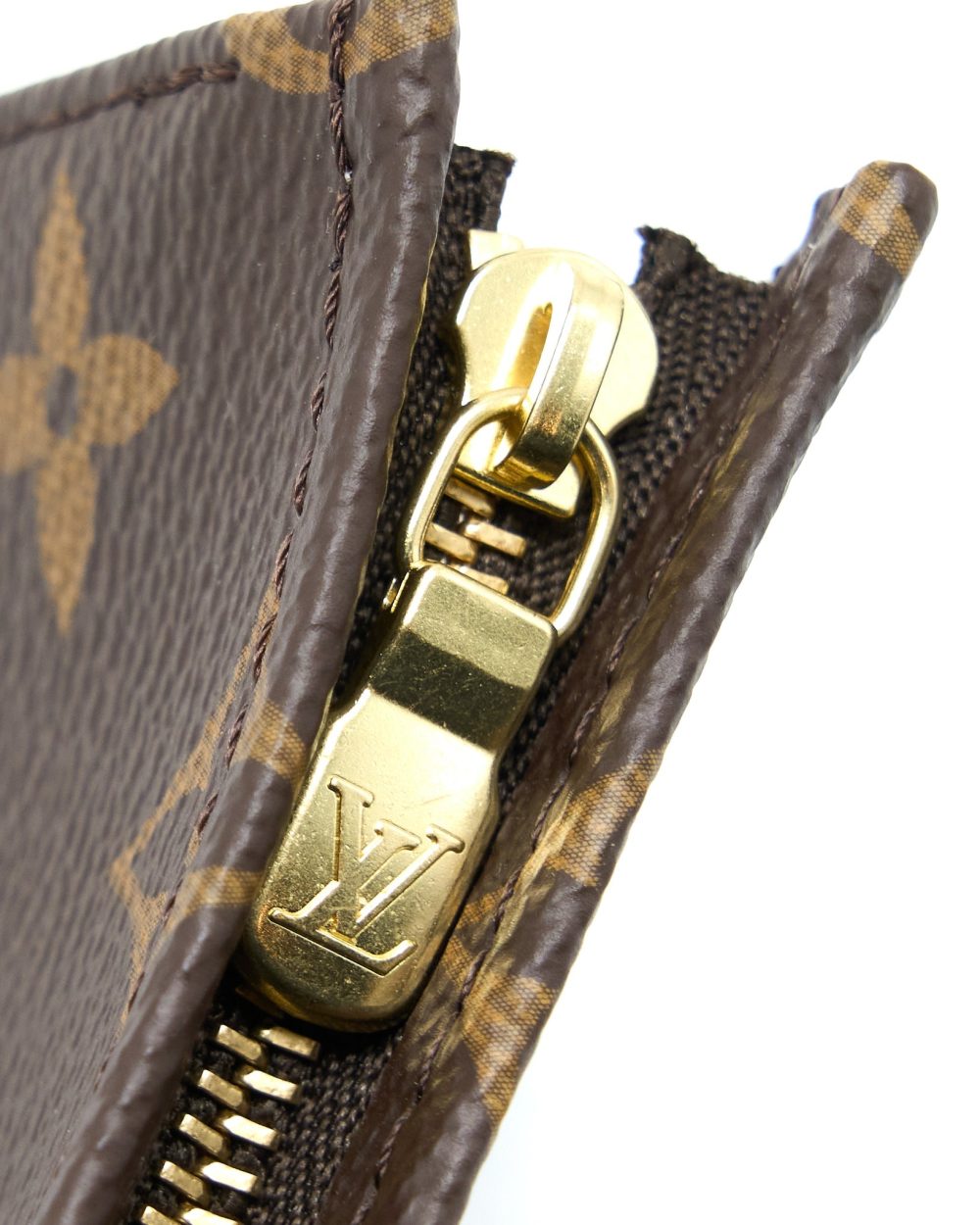 AAA Replica Louis Vuitton LV TOILETRY POCHETTE 15 MONOGRAM CANVAS GHW