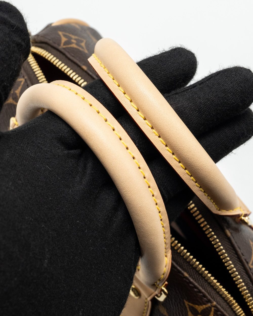 AAA Replica Louis Vuitton LV SPEEDY BANDOULIERE 20 MONOGRAM CANVAS BLACK STRAP GHW