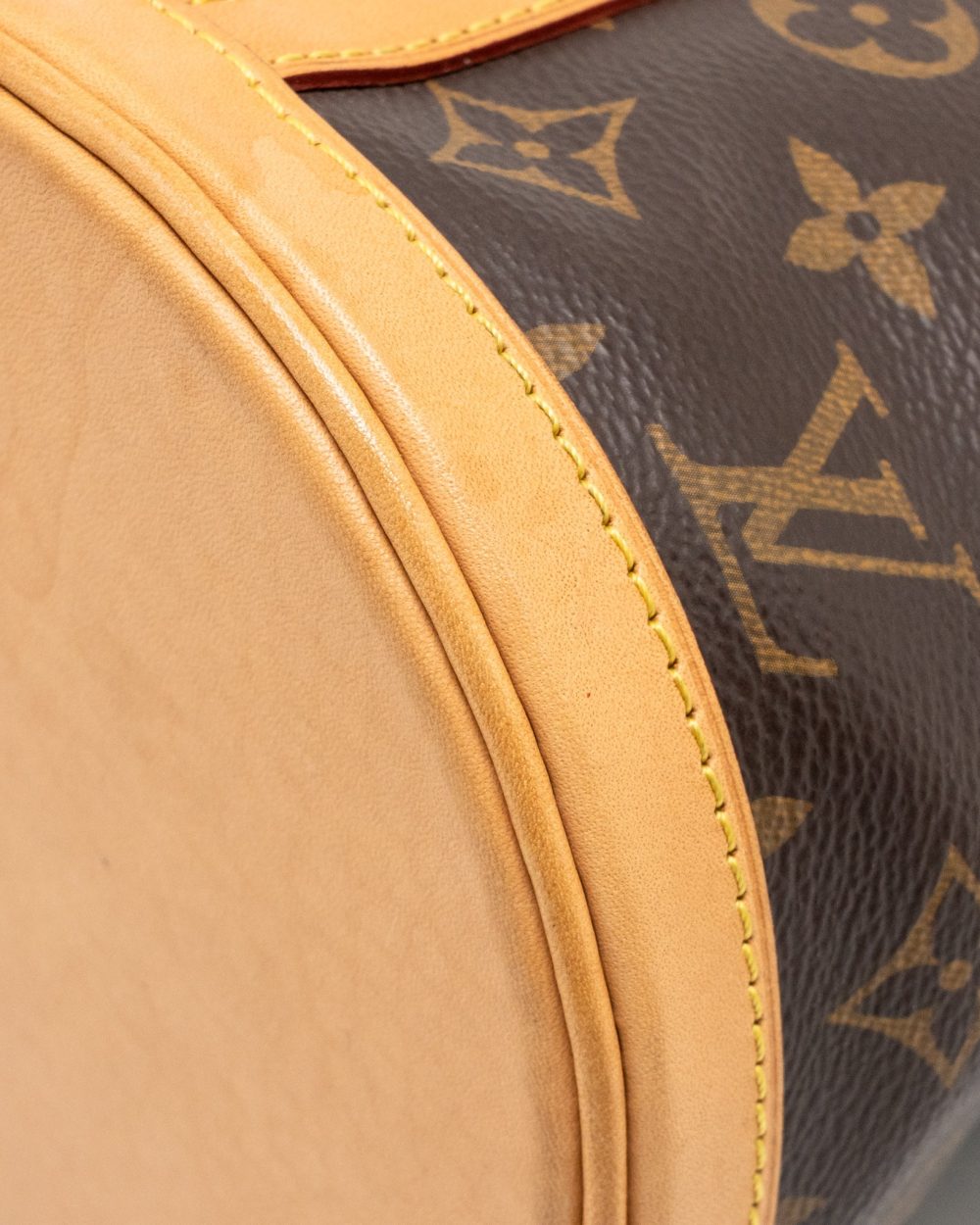 AAA Replica Louis Vuitton LV DUFFLE BAG MONOGRAM CANVAS GHW