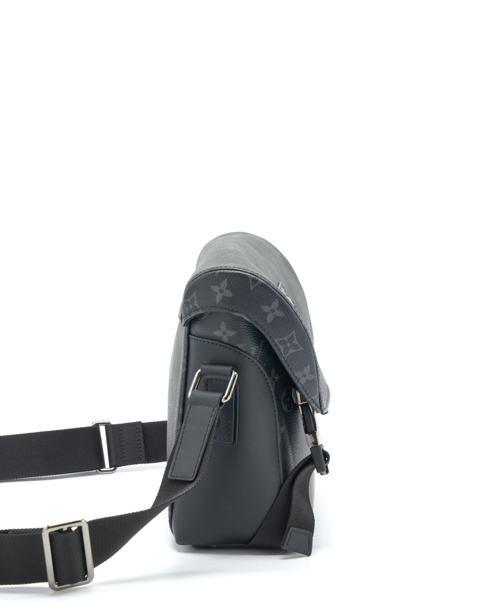 AAA Replica Louis Vuitton LV ECLIPSE VOYAGER MESSENGER BAG MONOGRAM CANVAS BLACK YEAR 2020