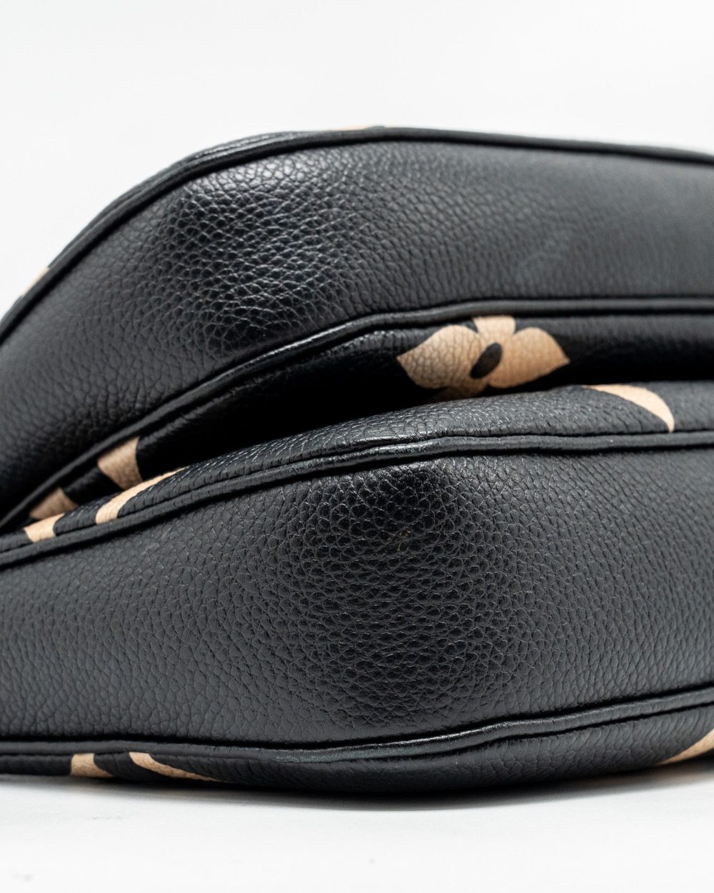 AAA Replica Louis Vuitton LV MULTI POCHETTE ACCESSORIES BICOLOUR MONOGRAM EMPREINTE GHW