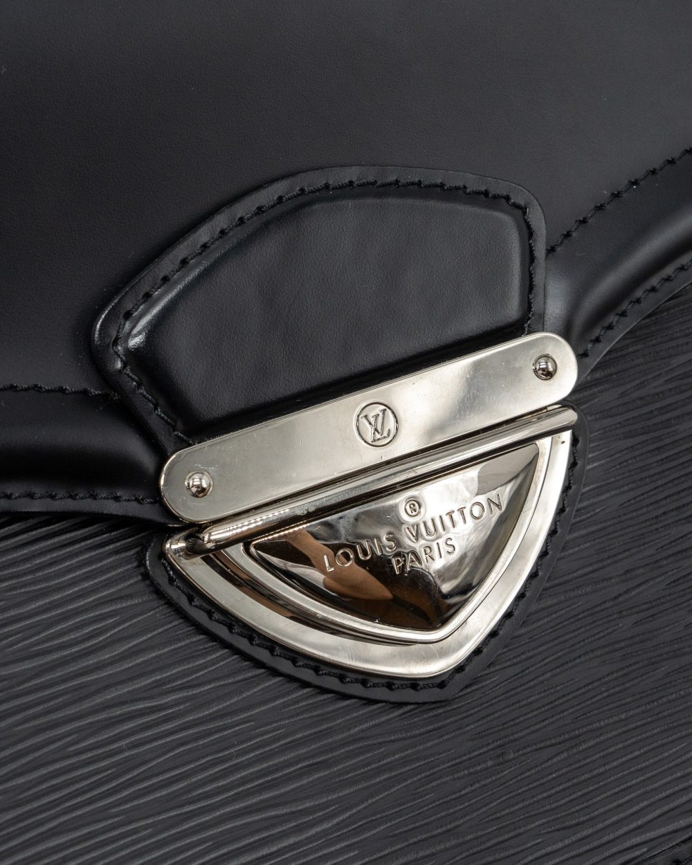 AAA Replica Louis Vuitton LV BAGATELLE PM EPI BLACK SHW