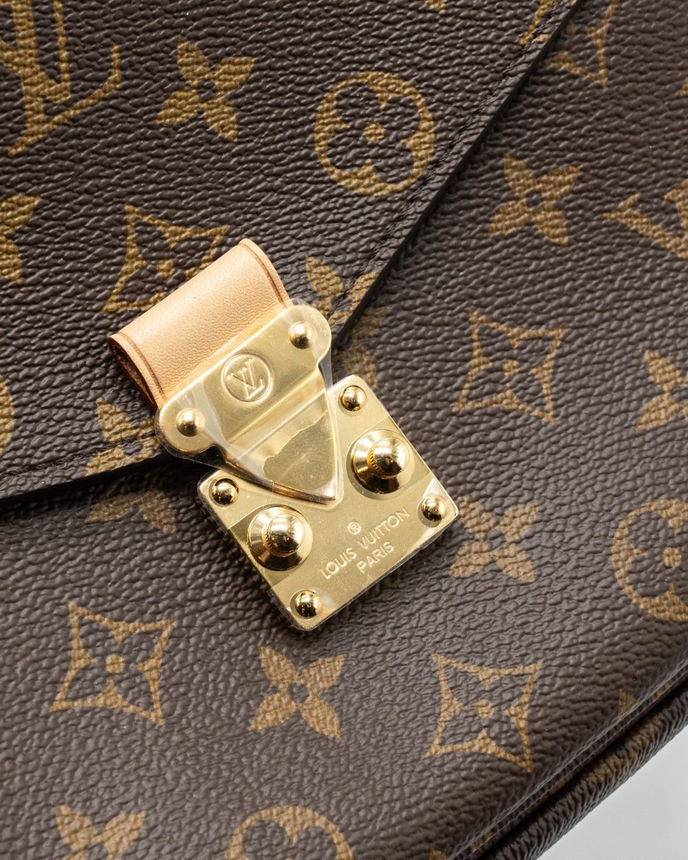 AAA Replica Louis Vuitton LV POCHETTE MÉTIS MONOGRAM CANVAS GHW
