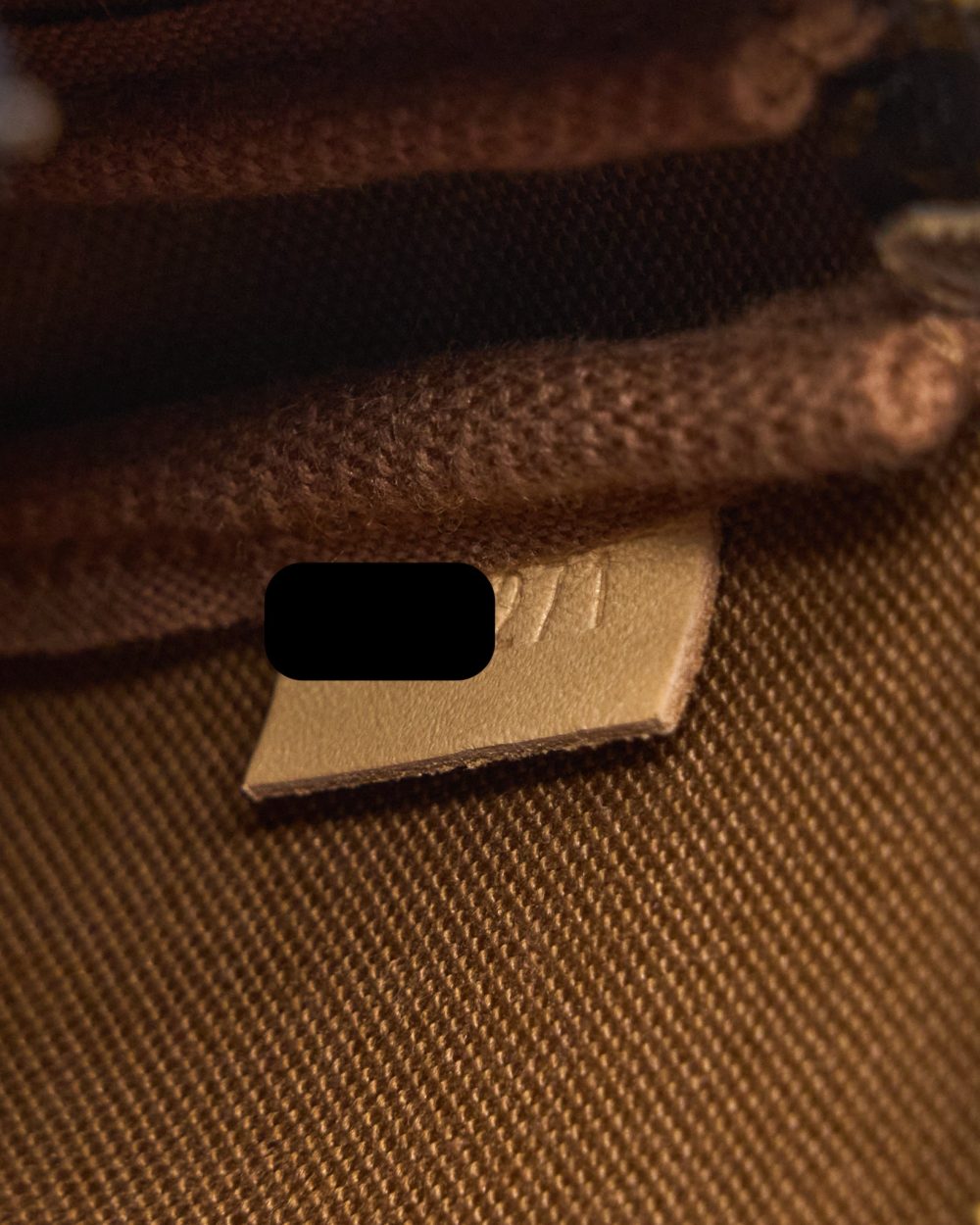 AAA Replica Louis Vuitton LV MINI POCHETTE ACCESSORIES MONOGRAM CANVAS GHW