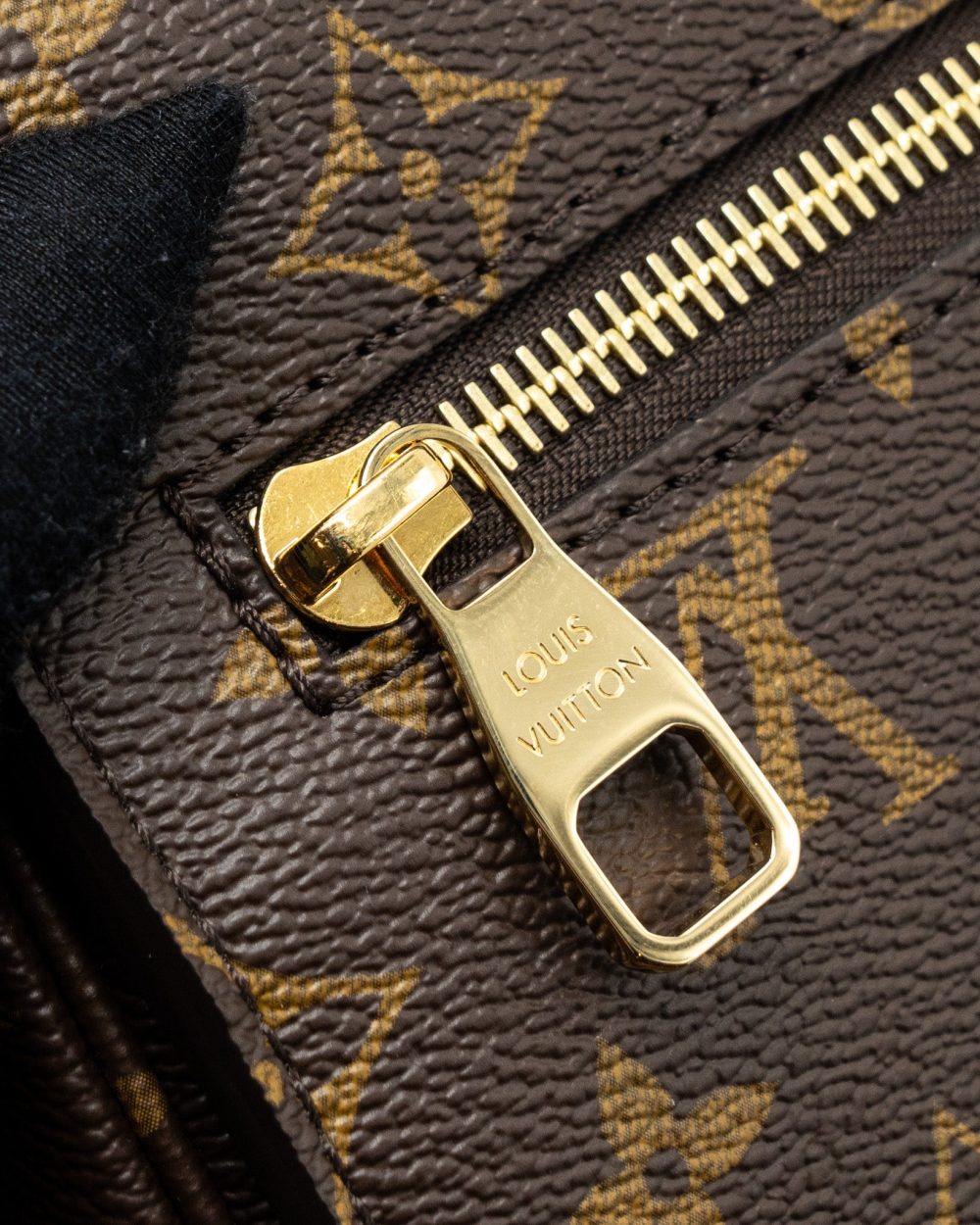 AAA Replica Louis Vuitton LV POCHETTE MÉTIS MONOGRAM CANVAS GHW
