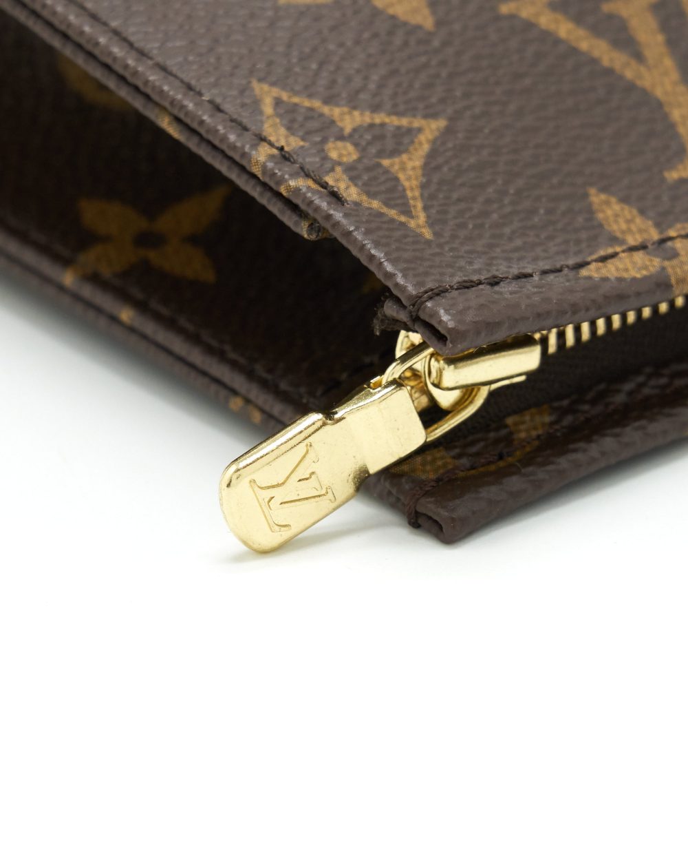 AAA Replica Louis Vuitton LV TOILETRY POCHETTE 26 MONOGRAM