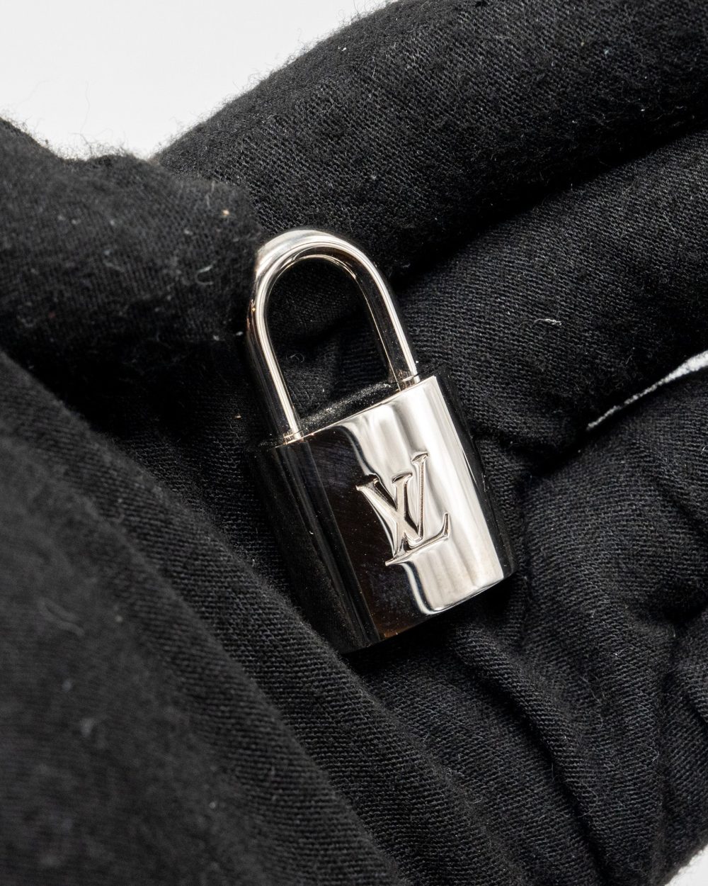 AAA Replica Louis Vuitton LV ALMA BB EPI BLACK SHW