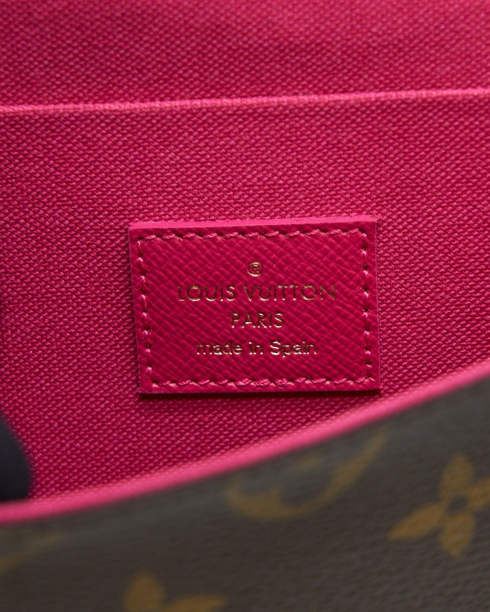 AAA Replica Louis Vuitton LV FELICIE POCHETTE VIVIENNE MASCOT ON HOLLYWOOD DRIVE MONOGRAM CANVAS GHW