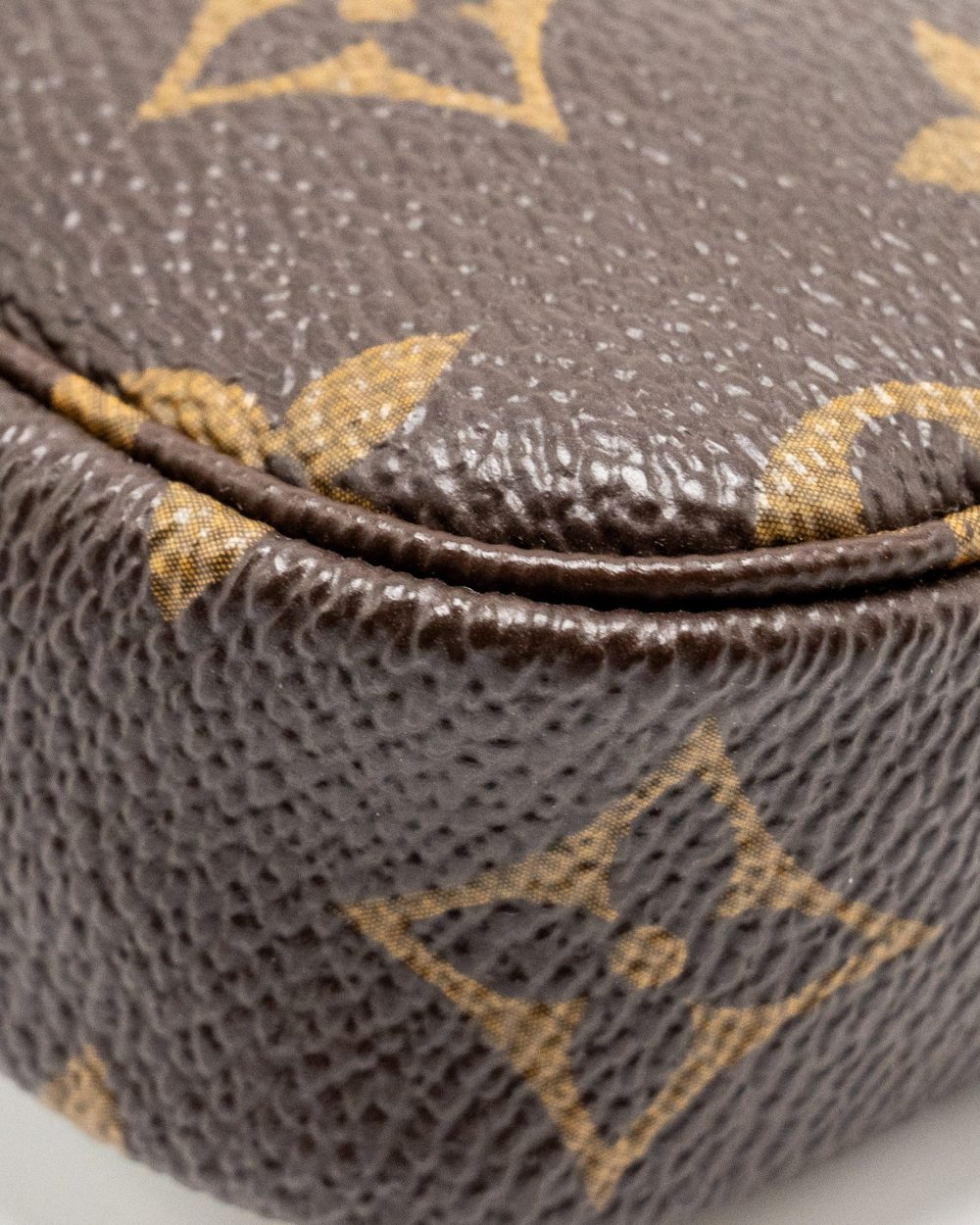 AAA Replica Louis Vuitton LV MINI POCHETTE HOLIDAY LIMITED PRINT MONOGRAM CANVAS GHW