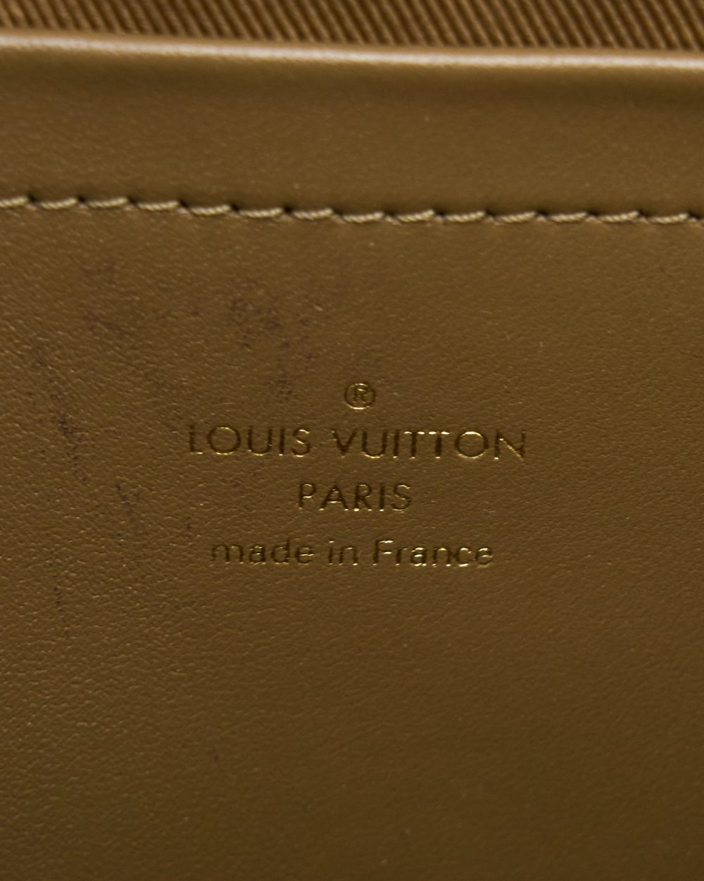 AAA Replica Louis Vuitton LV UTILITY CROSSBODY BAG MONOGRAM CANVAS GHW