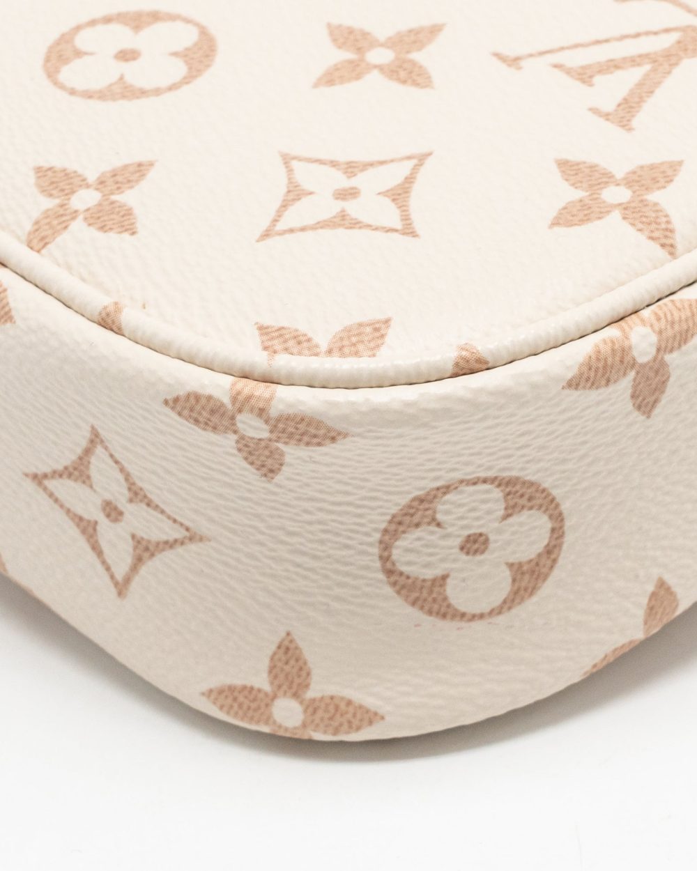 AAA Replica Louis Vuitton LV IVY WALLET ON CHAIN MONOGRAM DUNE CANVAS BEIGE/CREAM GHW