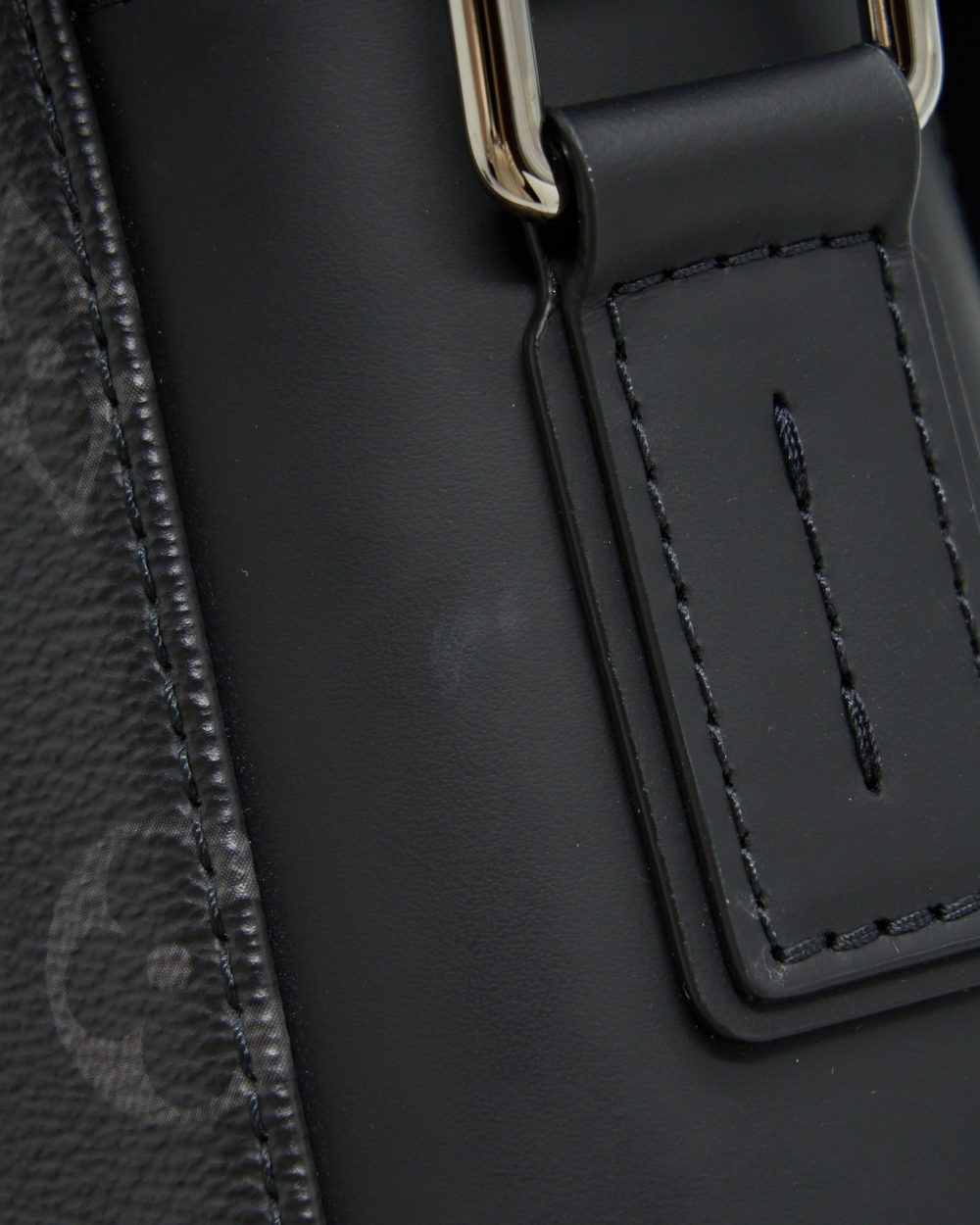 AAA Replica Louis Vuitton LV ECLIPSE VOYAGER MESSENGER BAG MONOGRAM CANVAS BLACK YEAR 2020