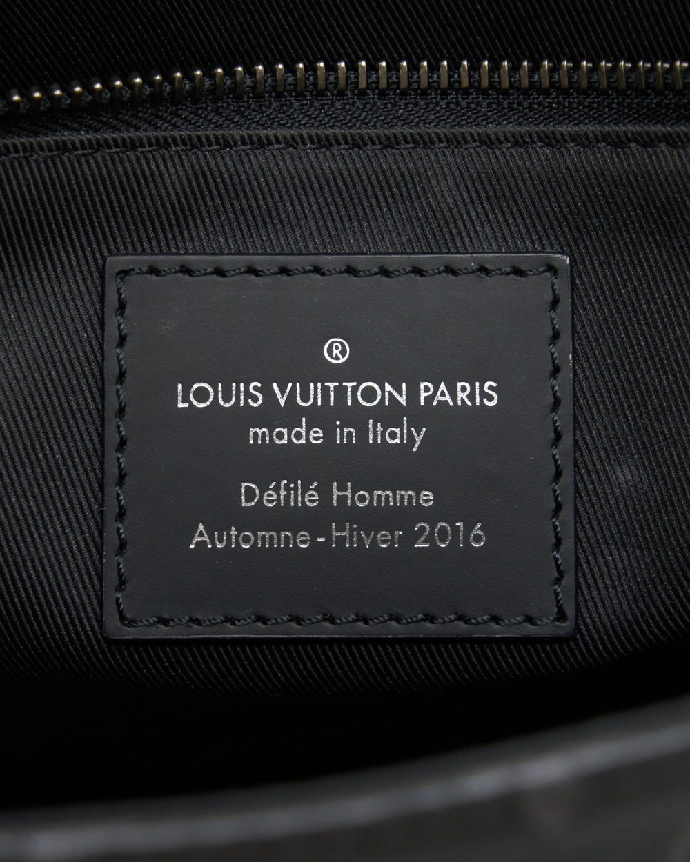 AAA Replica Louis Vuitton LV ECLIPSE VOYAGER MESSENGER BAG MONOGRAM CANVAS BLACK YEAR 2020
