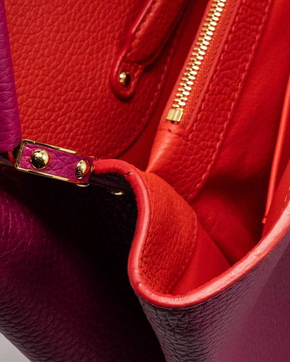 AAA Replica Louis Vuitton LV CAPUCINES GM TAURILLON PINK GHW