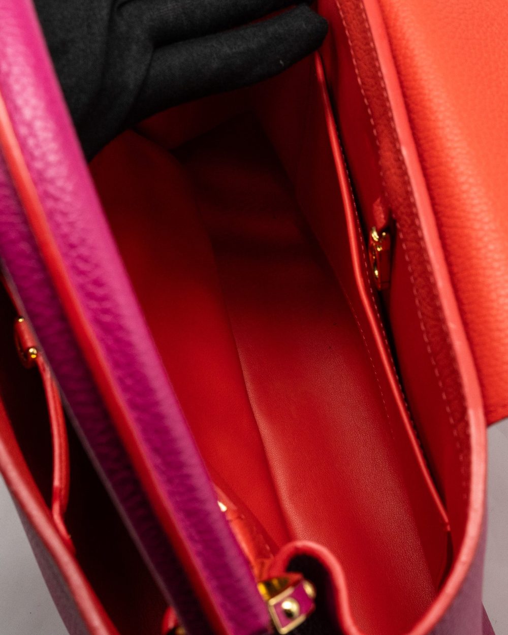 AAA Replica Louis Vuitton LV CAPUCINES GM TAURILLON PINK GHW