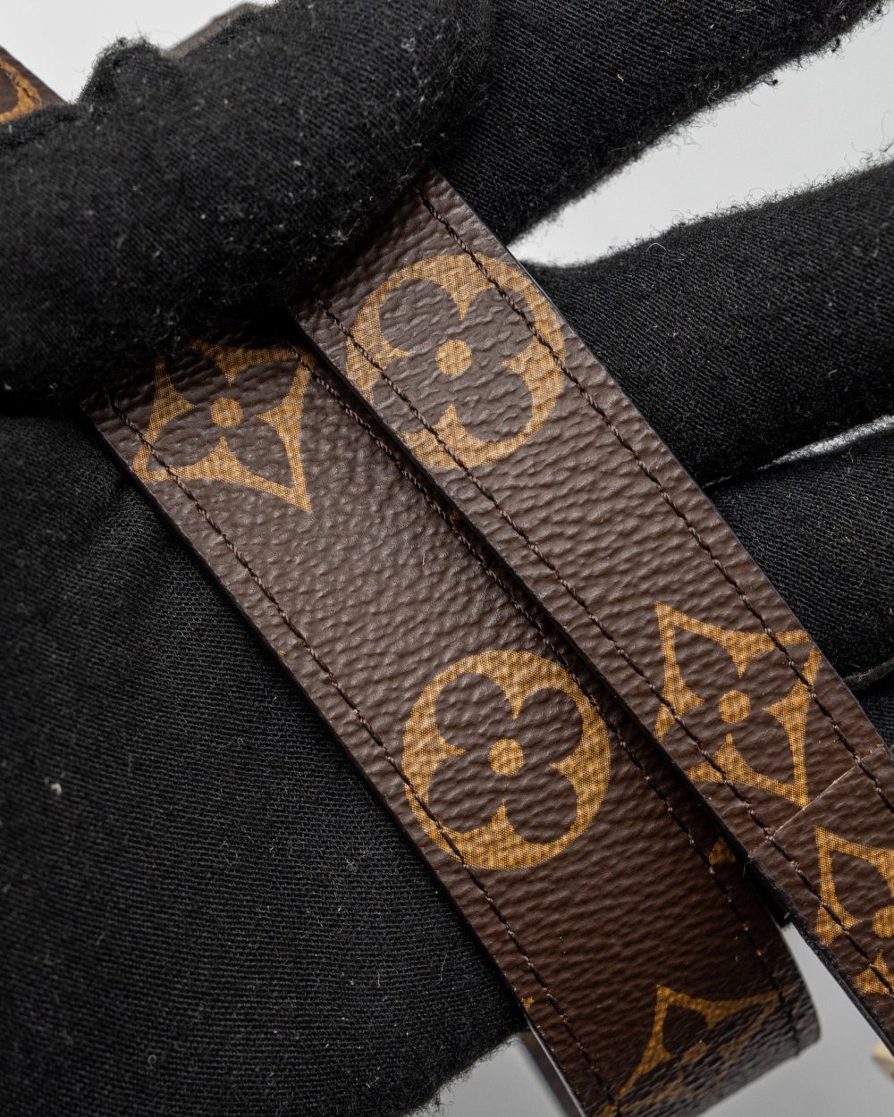 AAA Replica Louis Vuitton LV MONTAIGNE MM MONOGRAM CANVAS GHW