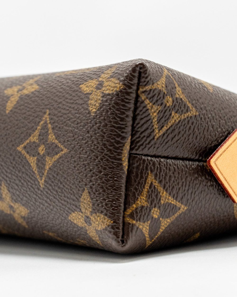 AAA Replica Louis Vuitton LV COSMETIC POUCH MONOGRAM CANVAS GHW