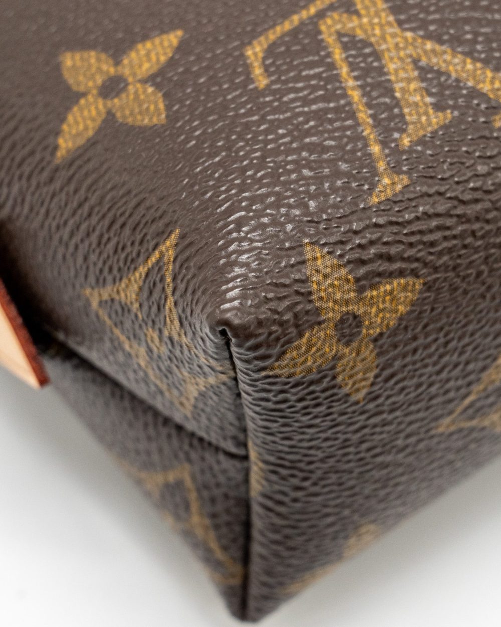 AAA Replica Louis Vuitton LV COSMETIC POUCH MONOGRAM CANVAS GHW