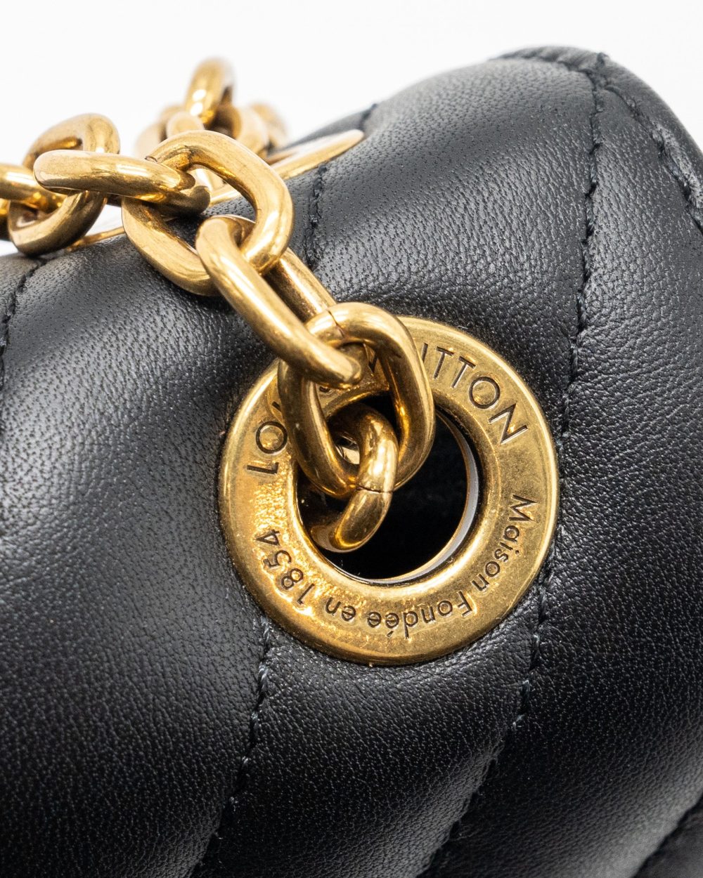 AAA Replica Louis Vuitton LV NEW WAVE PM CHAIN BAG CALFSKIN BLACK GHW (NEW VERSION)