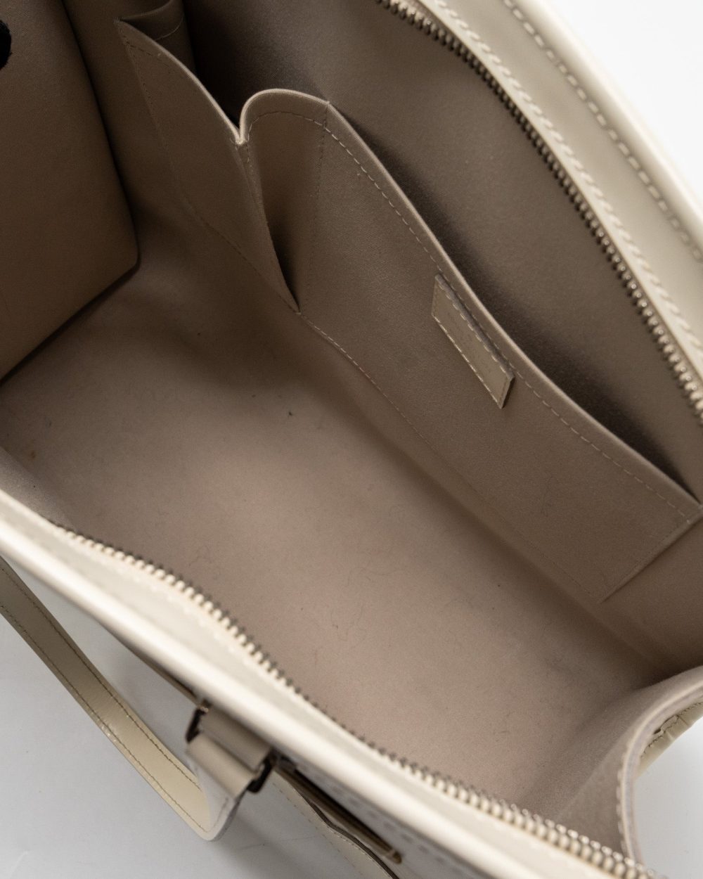 AAA Replica Louis Vuitton LV MADELEINE GM TOTE BAG EPI WHITE SHW