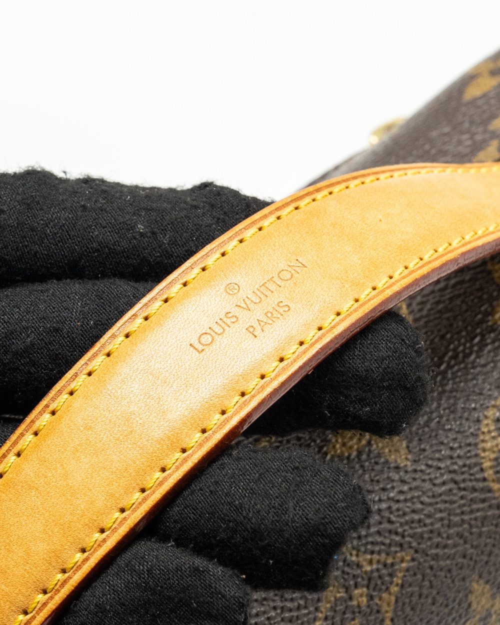 AAA Replica Louis Vuitton LV POCHETTE MÉTIS MONOGRAM CANVAS GHW