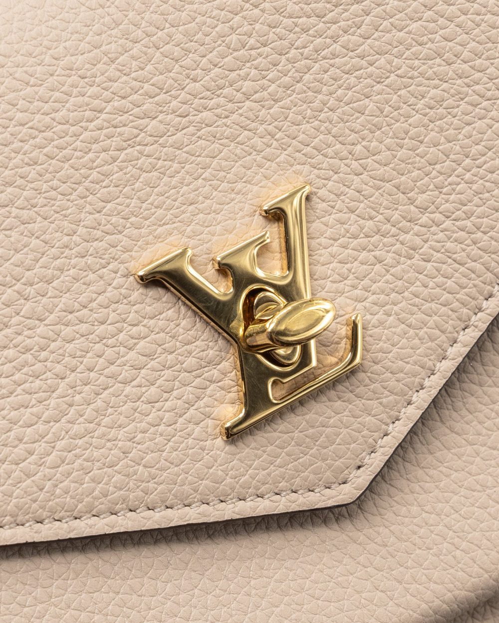 AAA Replica Louis Vuitton LV MYLOCKME CHAIN POCHETTE CALFSKIN GREIGE BEIGE GHW
