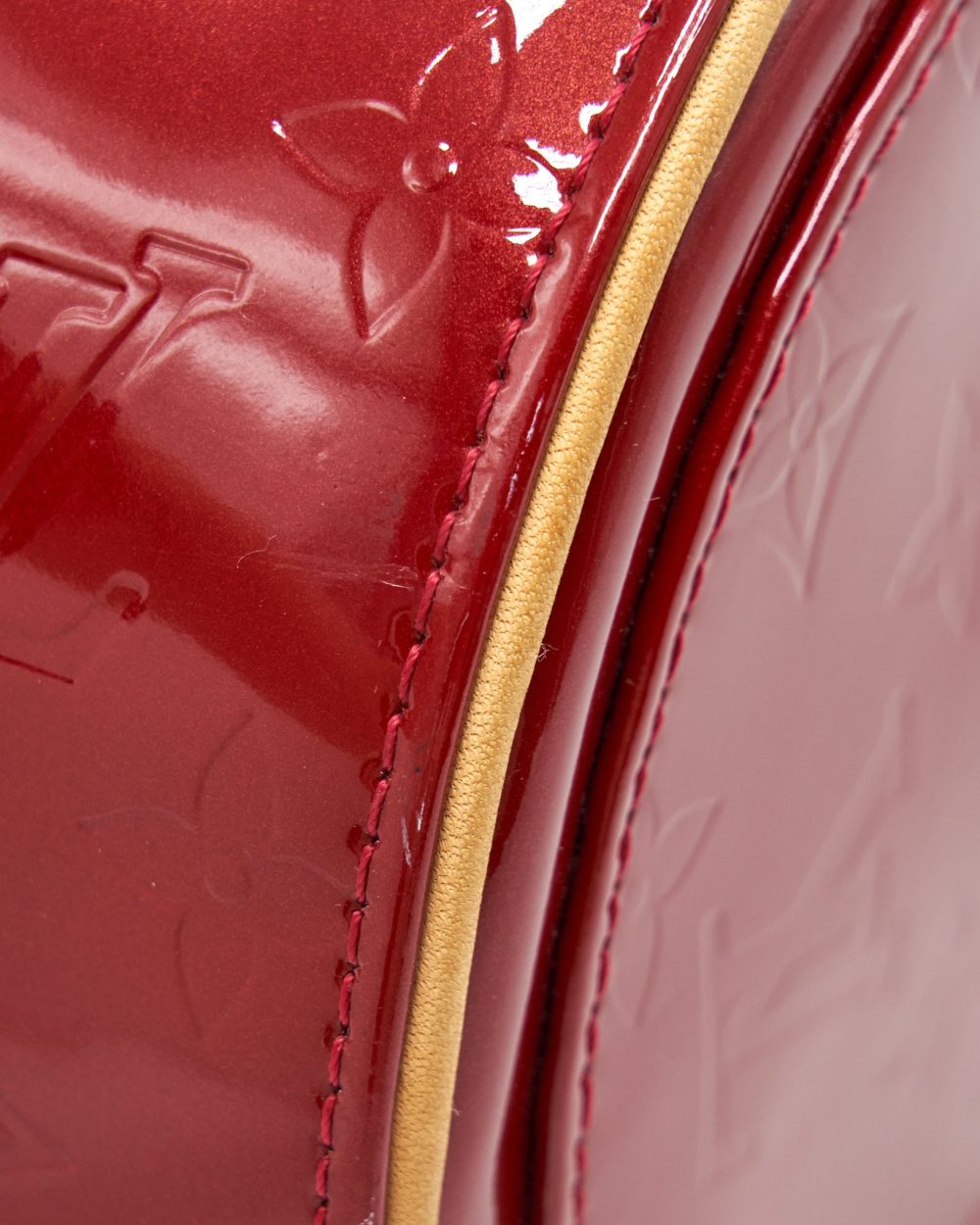 AAA Replica Louis Vuitton LV VINTAGE VERNIS PAPILLON BAG RED