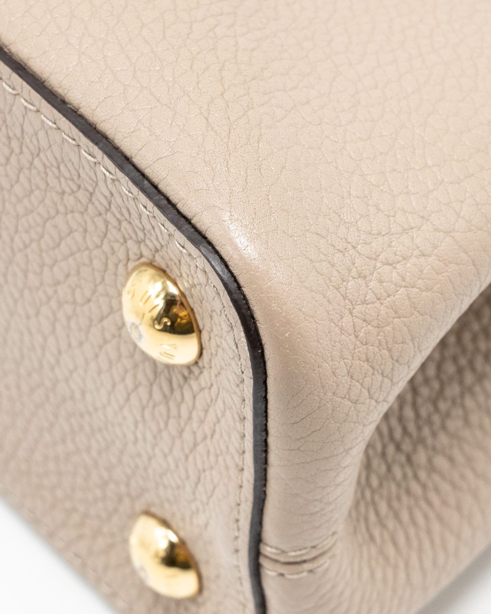 AAA Replica Louis Vuitton LV CAPUCINES MM TAURILLON LEATHER LIGHT GREY GHW