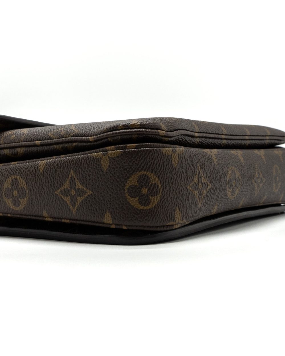 AAA Replica Louis Vuitton LV POCHETTE MÉTIS MONOGRAM CANVAS GHW