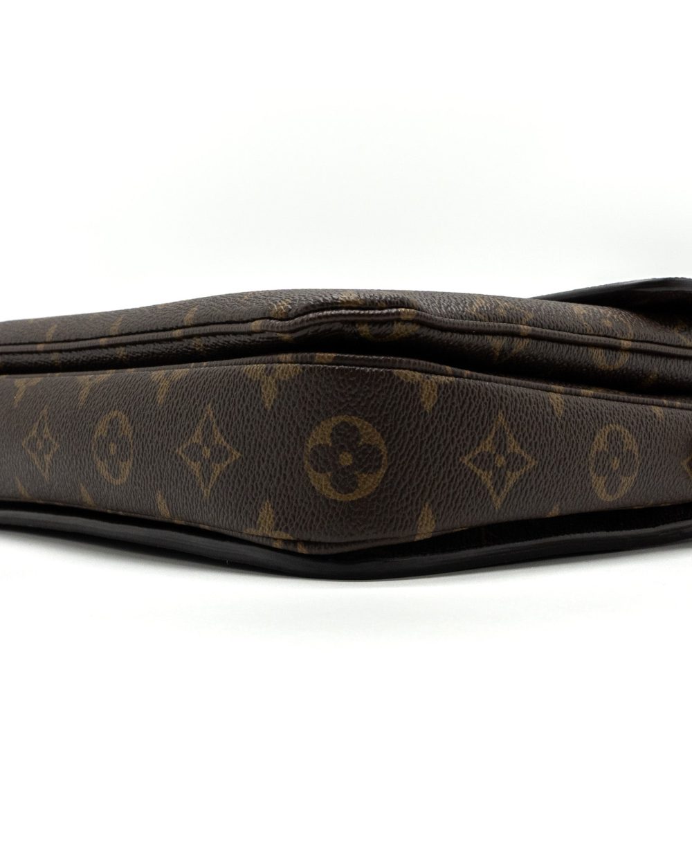 AAA Replica Louis Vuitton LV POCHETTE MÉTIS MONOGRAM CANVAS GHW