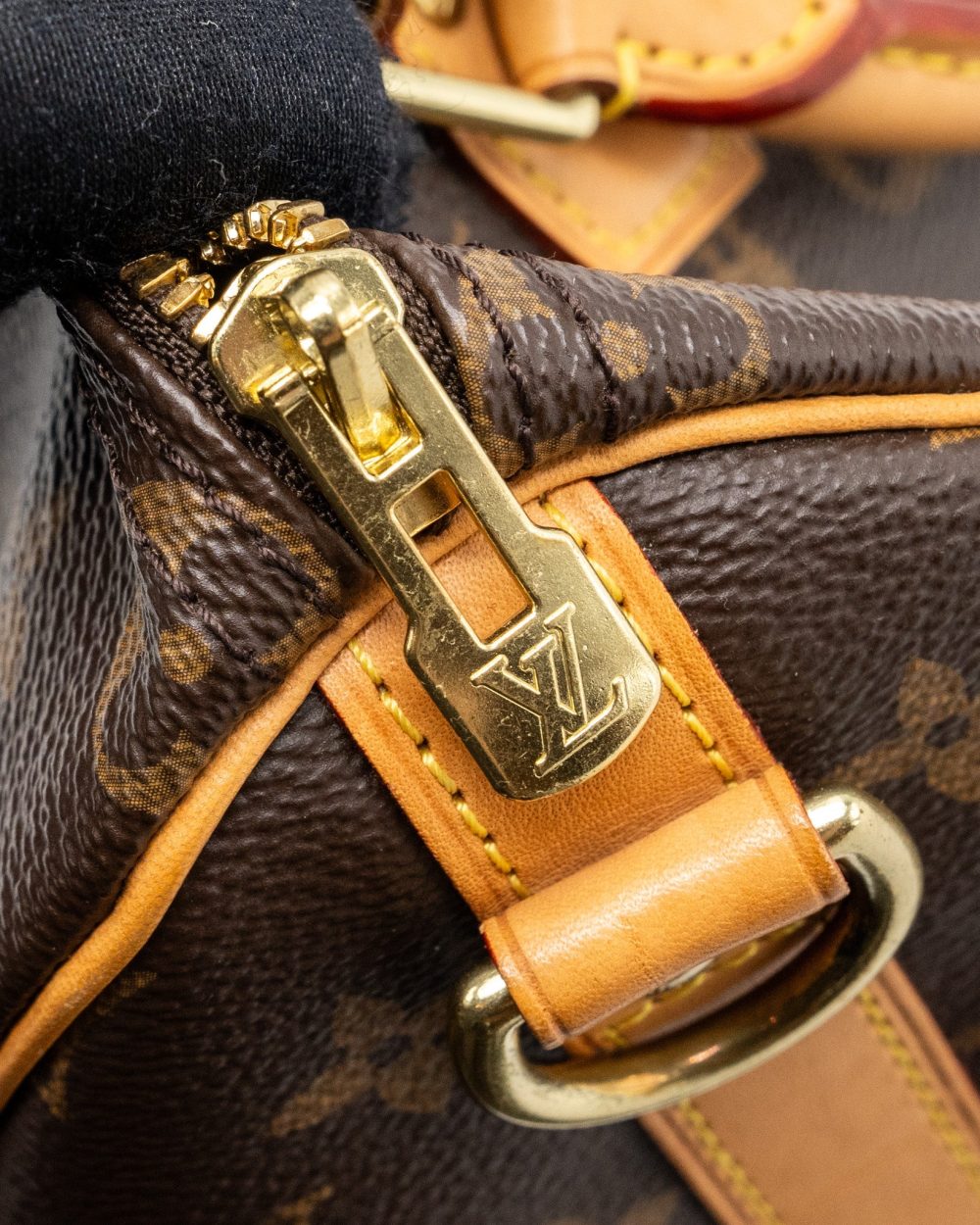 AAA Replica Louis Vuitton LV SPEEDY BANDOULIERE 25 MONOGRAM CANVAS GHW