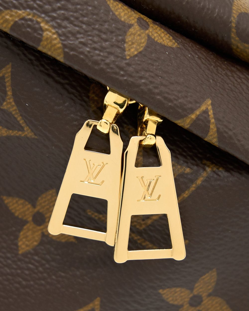 AAA Replica Louis Vuitton LV BUMBAG MONOGRAM CANVAS GHW