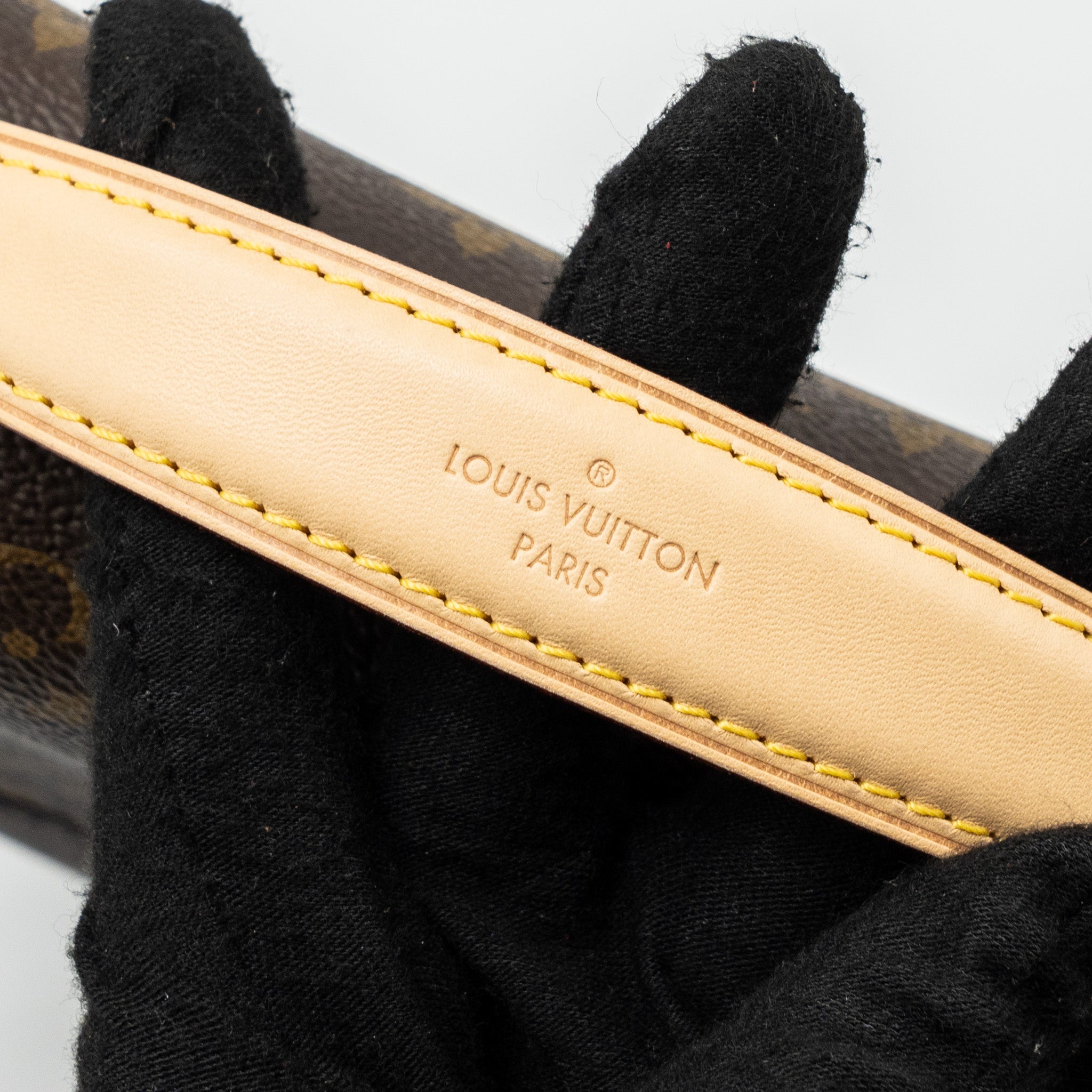AAA Replica Louis Vuitton LV POCHETTE MÉTIS MONOGRAM CANVAS GHW