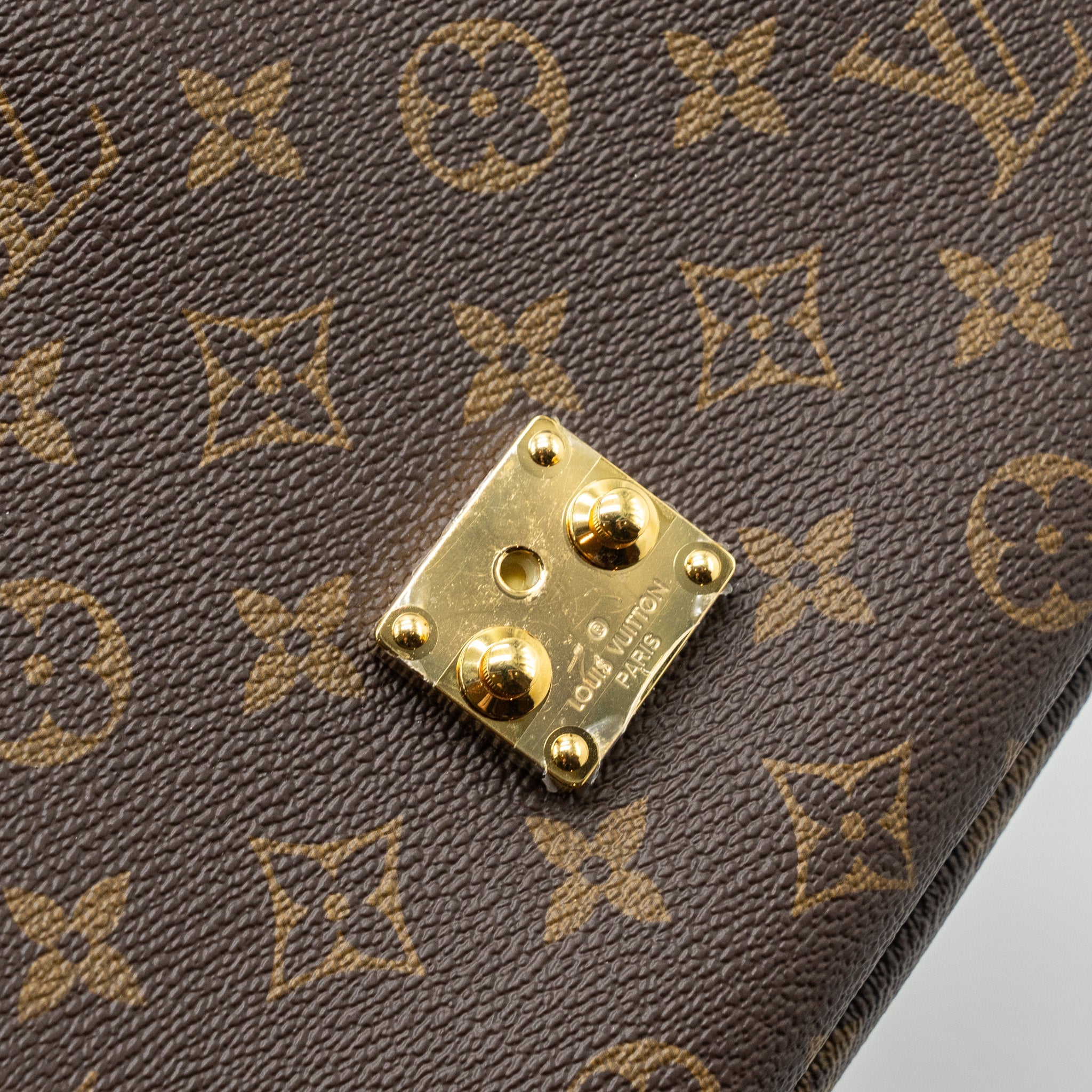 AAA Replica Louis Vuitton LV POCHETTE MÉTIS MONOGRAM CANVAS GHW