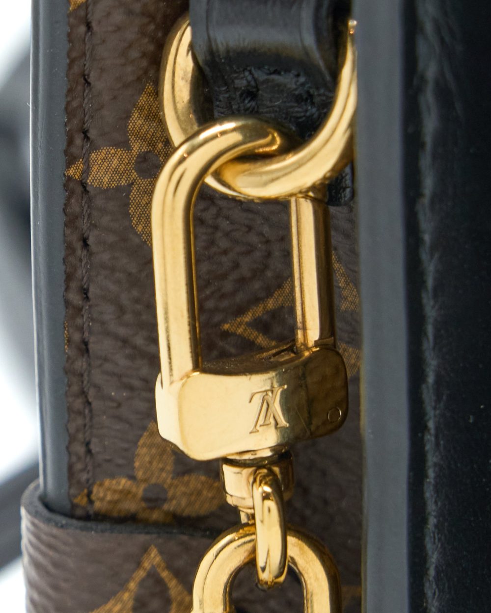 AAA Replica Louis Vuitton LV TRUNK CLUTCH MONOGRAM REVERSE CANVAS GHW
