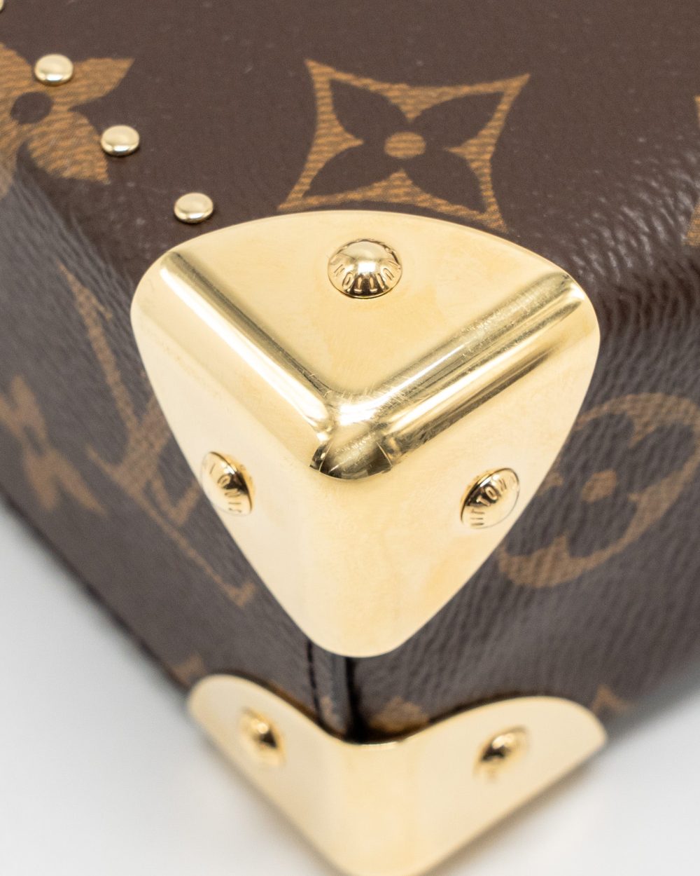 AAA Replica Louis Vuitton LV TOP HANDLE CAMERA BOX MONOGRAM REVERSE CANVAS GHW M82465