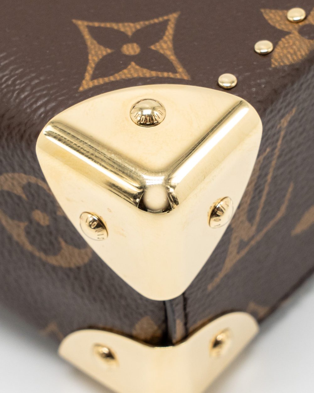 AAA Replica Louis Vuitton LV TOP HANDLE CAMERA BOX MONOGRAM REVERSE CANVAS GHW M82465
