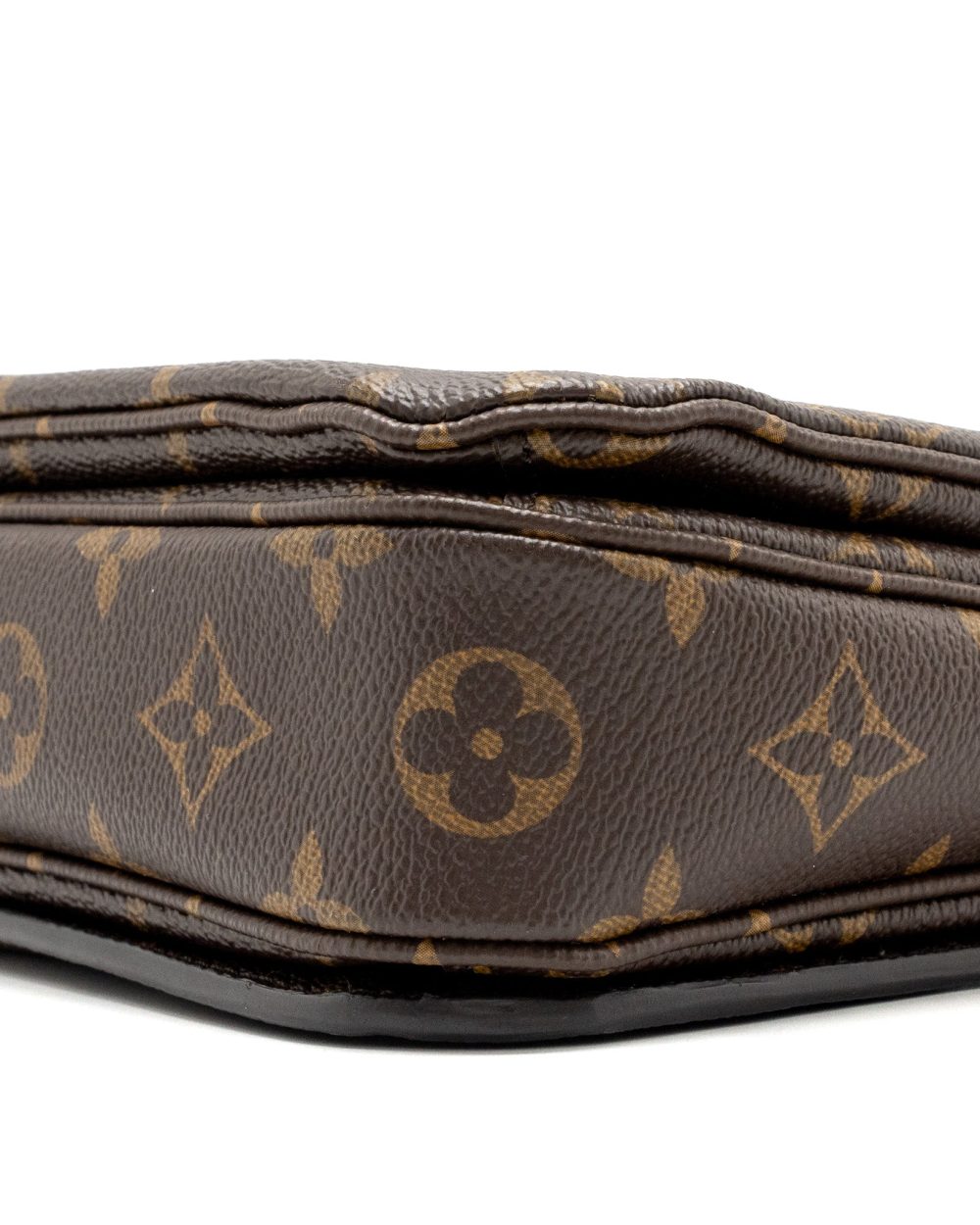 AAA Replica Louis Vuitton LV POCHETTE MÉTIS MONOGRAM CANVAS WITH GHW